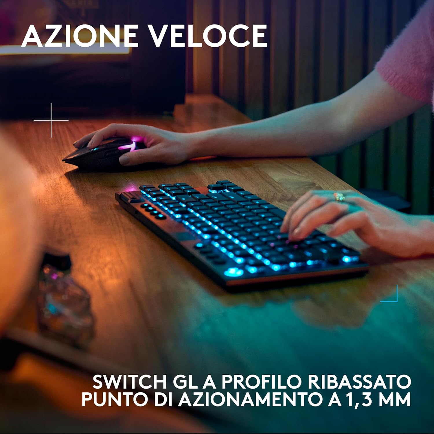 Detalle de Logitech G G915 X LIGHTSPEED TKL: tastiera gaming wireless ultrapiatta con switch GL Brown e copritasti PBT