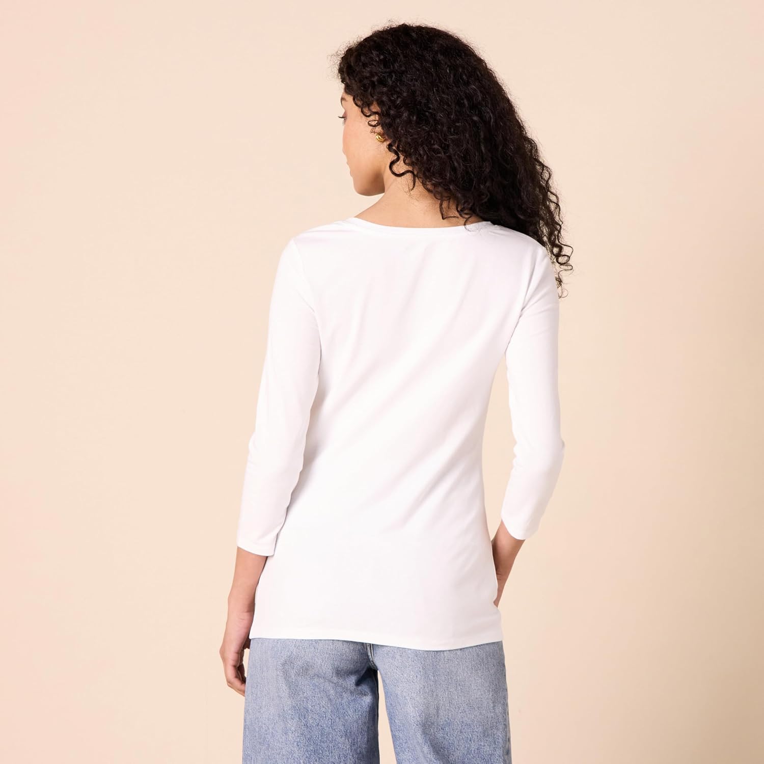 Thumbnail 1 de Amazon Essentials Damen Regular-Fit T-Shirt mit 3/4-Ärmeln und V-Ausschnitt (Übergröße verfügbar)