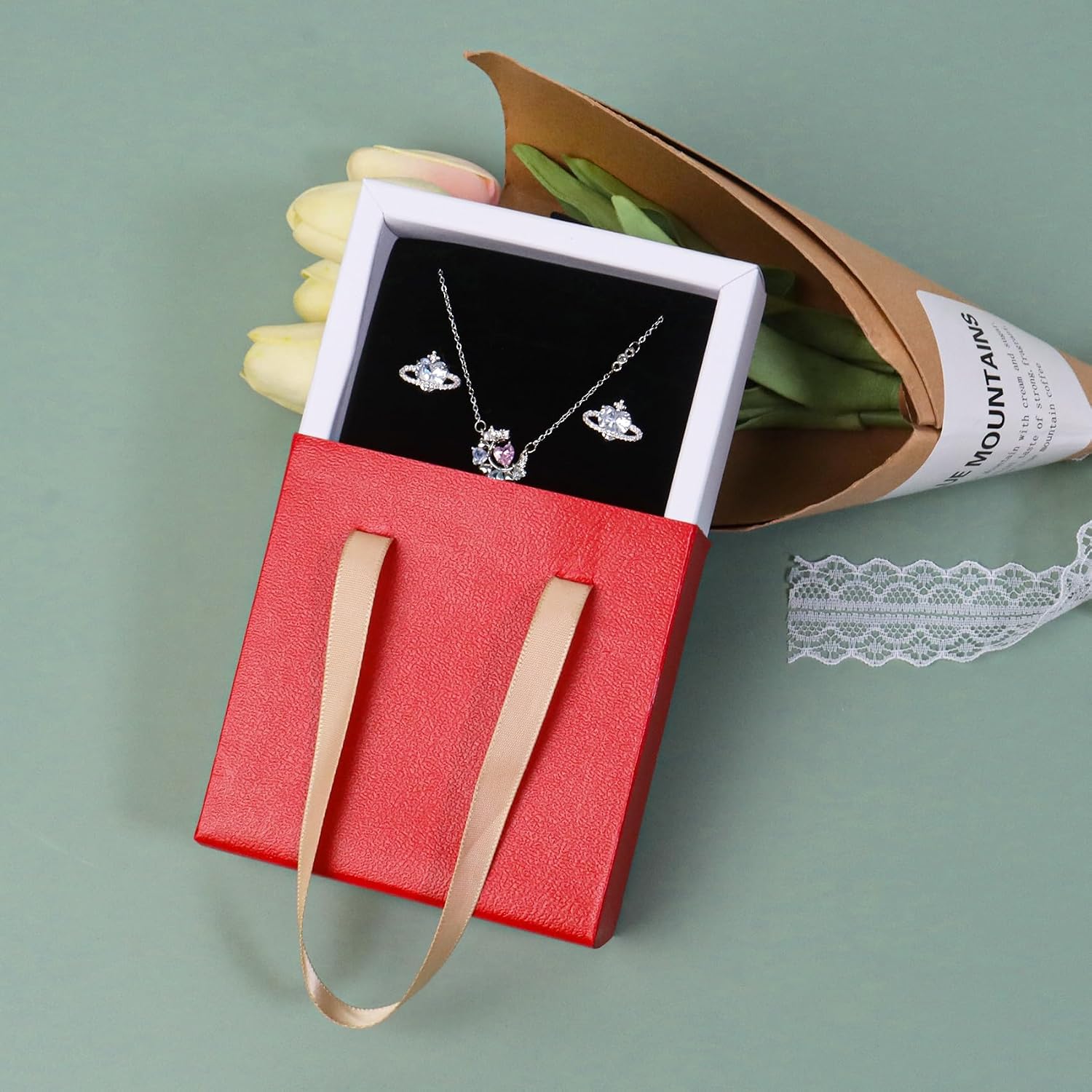 Detalle de 8.3×8.3×3cm Jewellery Gift Box with Handle (Red) – Multi‑slot, DIY Friendly