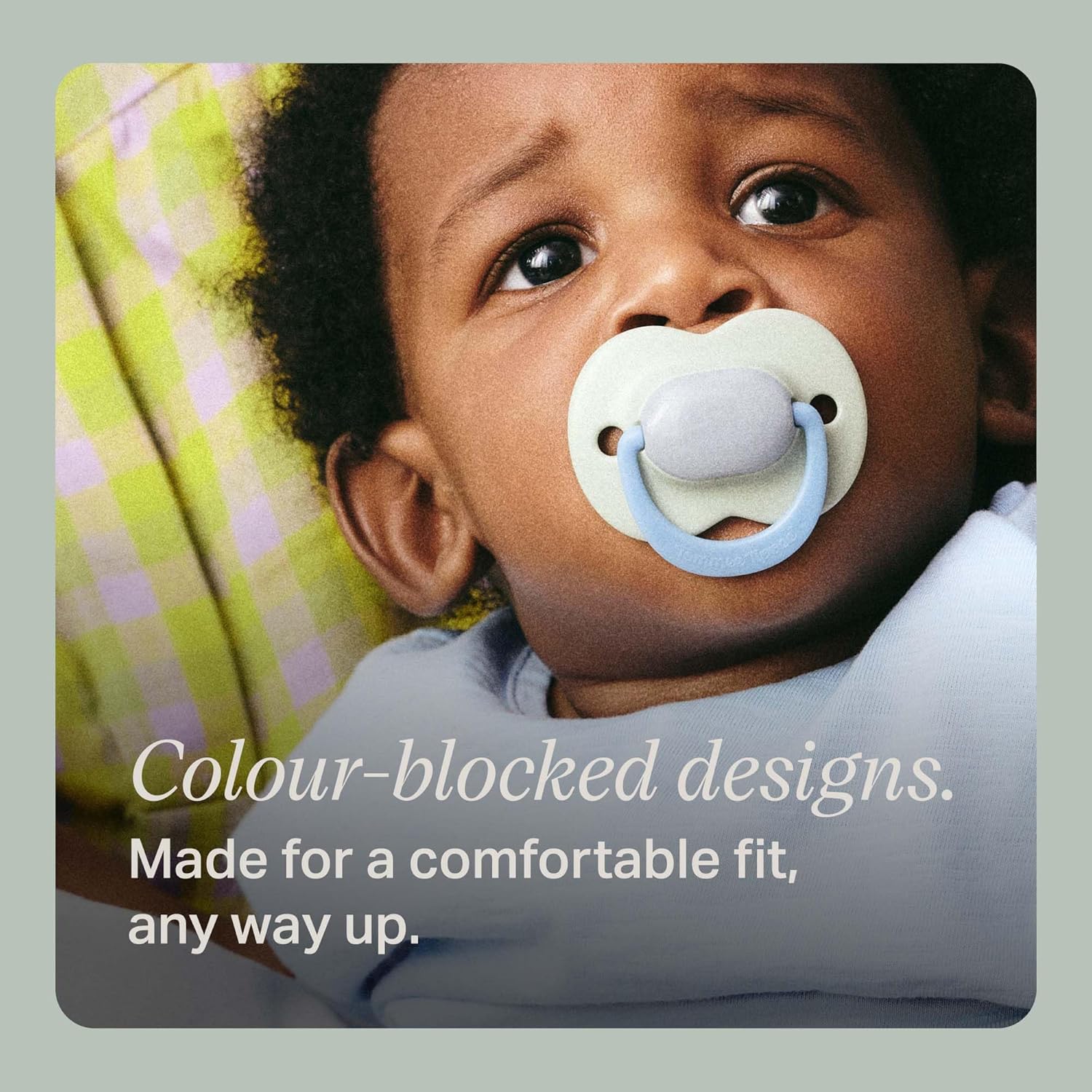 Thumbnail 2 de Tommee Tippee Ultimate Fit Soother (6–18 Months) – 4 Pack, Orthodontic Dummy, Symmetrical Teat in Muted Brights