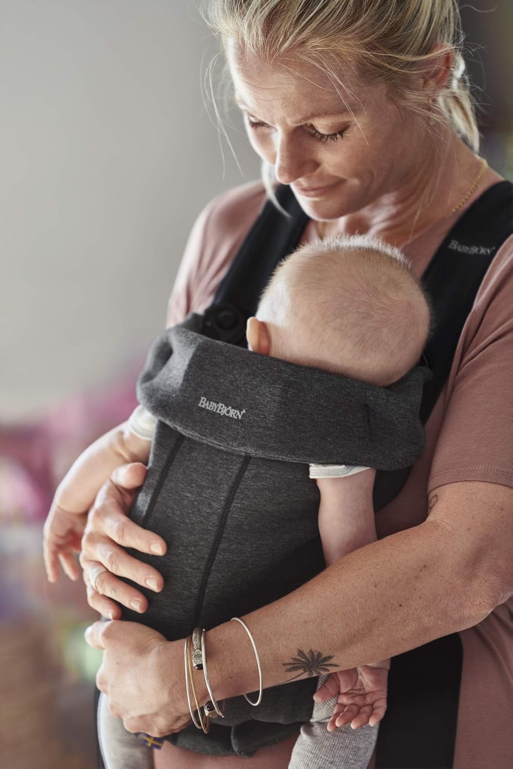 Thumbnail 4 de BabyBjörn Porte-bébé Mini, Jersey 3D – Gris charbon