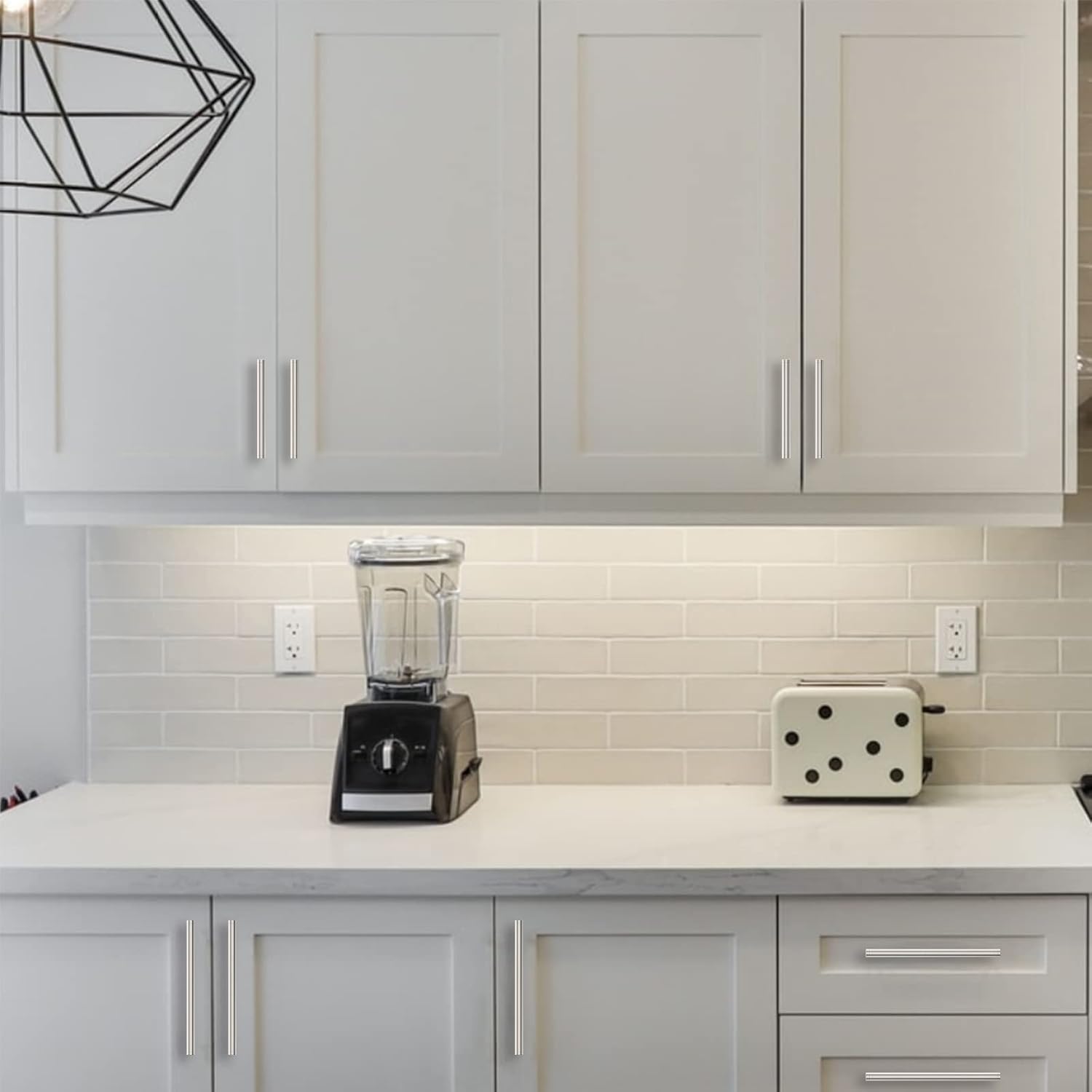 Detalle de Amerdeco set da 5 maniglie per mobili da cucina in argento, interasse fori 192 mm