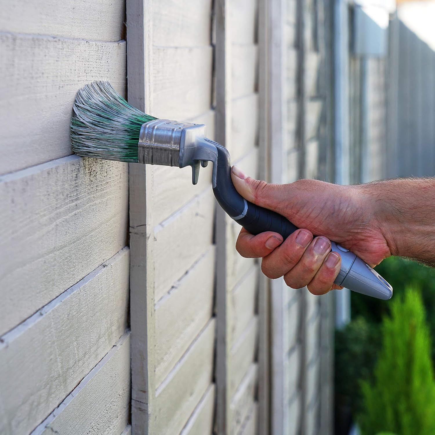 Detalle 2 de Harris Ultimate Shed & Fence Exterior Woodwork Swan Neck Paint Brush (120mm) in Grey