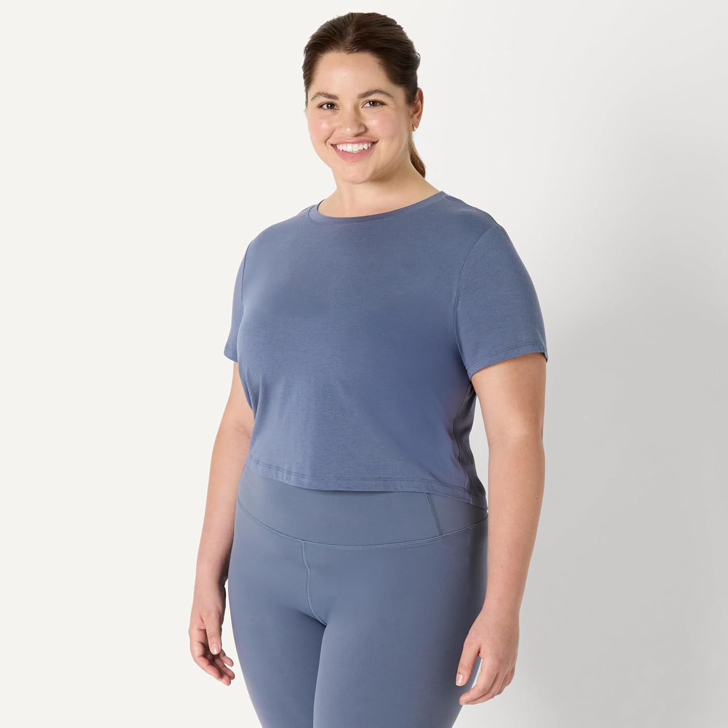Thumbnail 5 de Amazon Essentials Women's Active Soft Cotton Crewneck Short Sleeve Yoga Tee