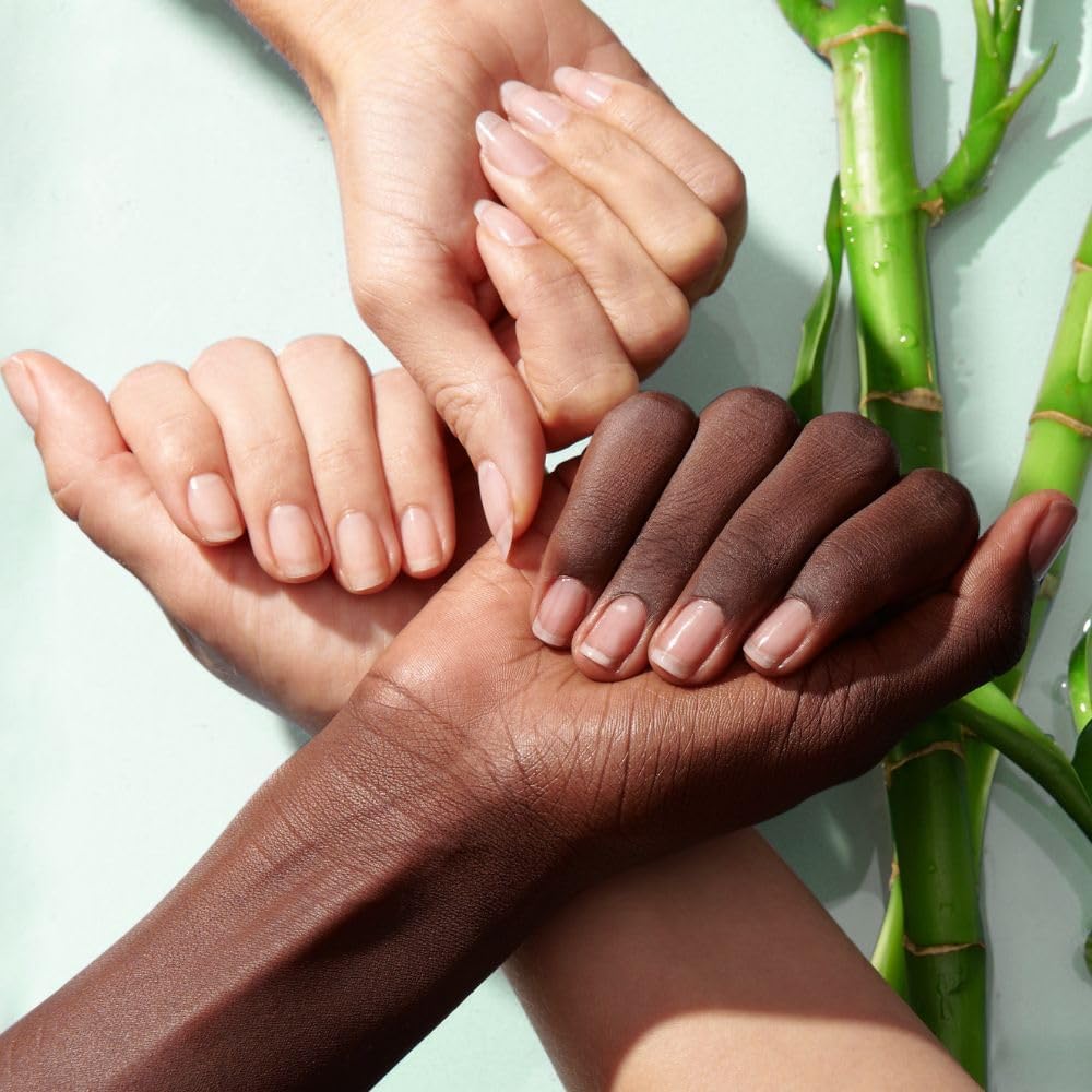 Thumbnail 4 de OPI Nature Strong smalto vegano bianco translúcido (Base & Top) da 15 ml