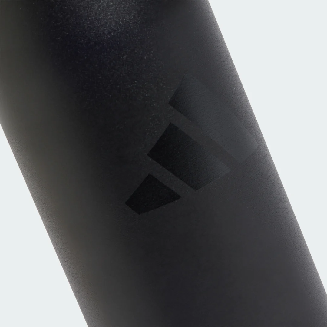 Detalle 2 de Botellín metálico con pajita Adidas, 0,6 L – color negro