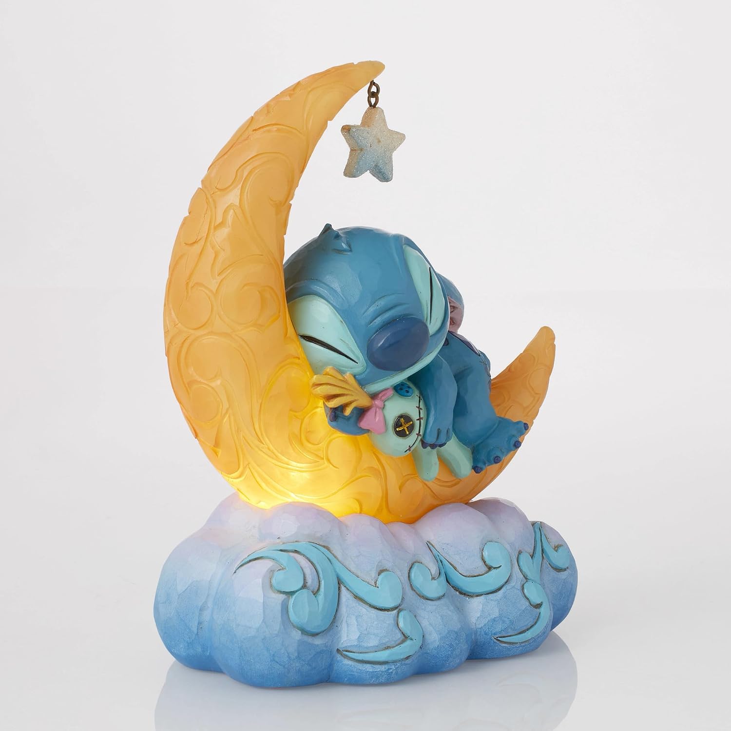 Detalle de Disney Traditions Figurine de Lune Lumineuse Stitch et Scrump – édition Jim Shore