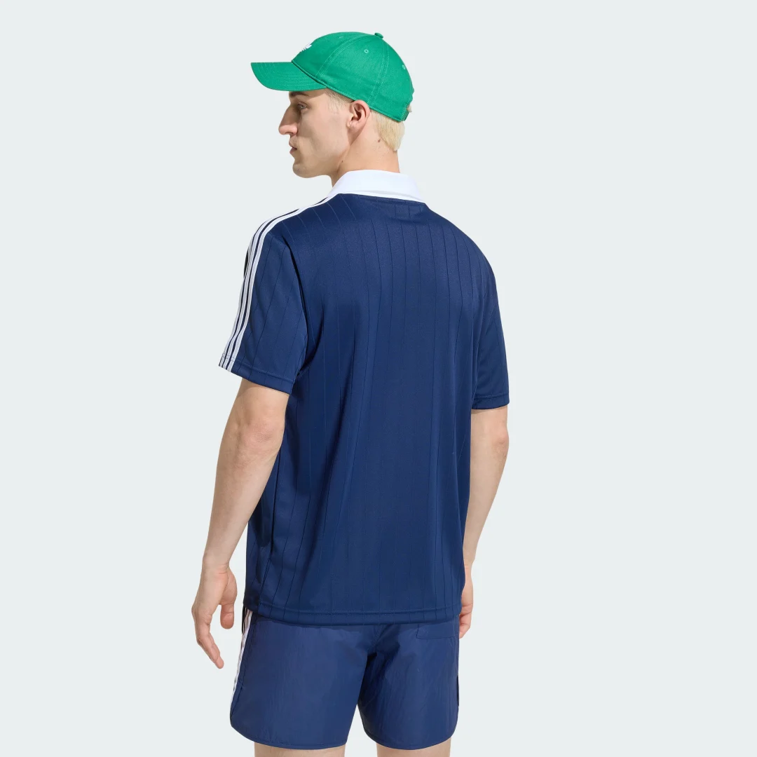 Detalle 2 de Camiseta de punto calado Adidas en azul