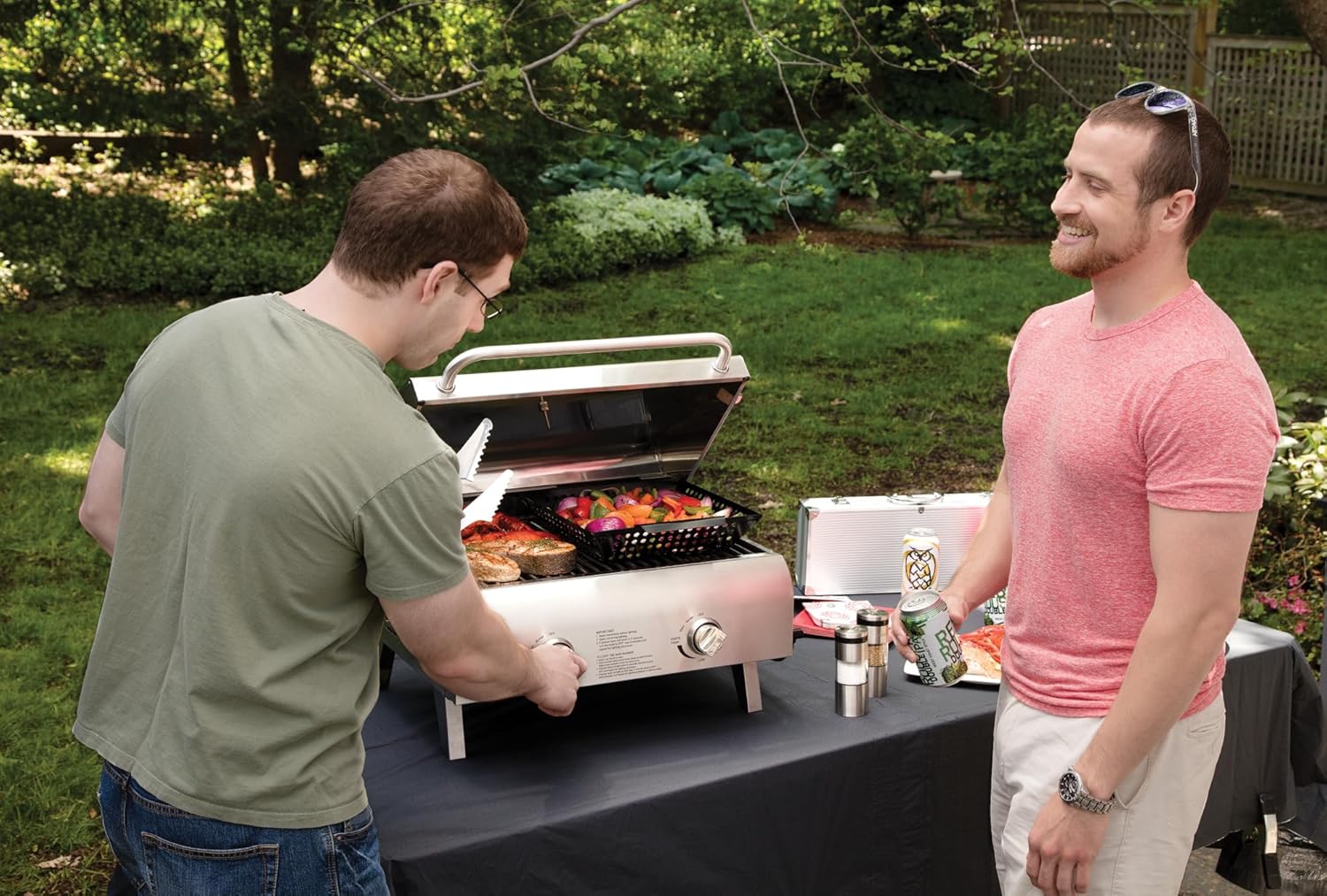 Thumbnail 6 de Cuisinart Chef's Style CGG-306 Tabletop Portable Propane Grill (20,000 BTU, 2-Burner)
