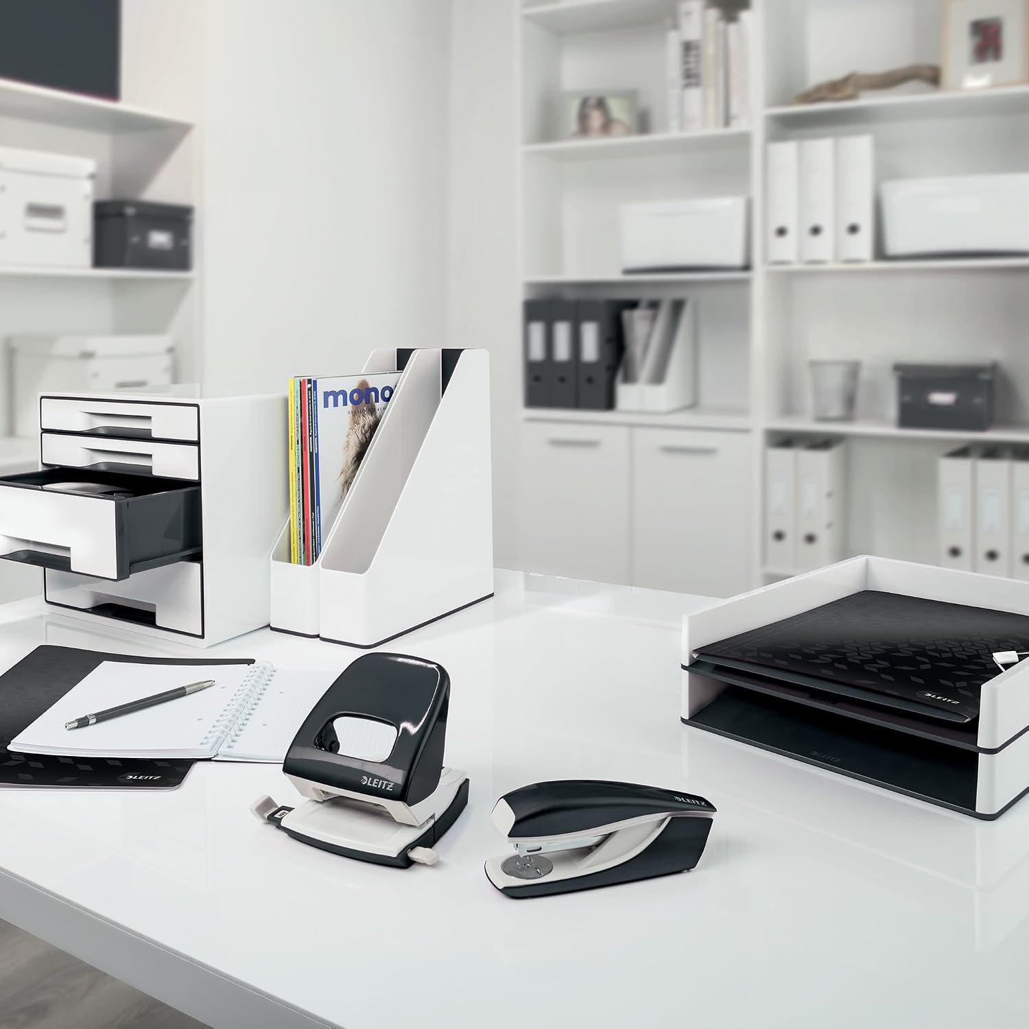 Detalle de Leitz WOW 30010095 offertmapp för A4, laminerad kartong, svart, 250 ark