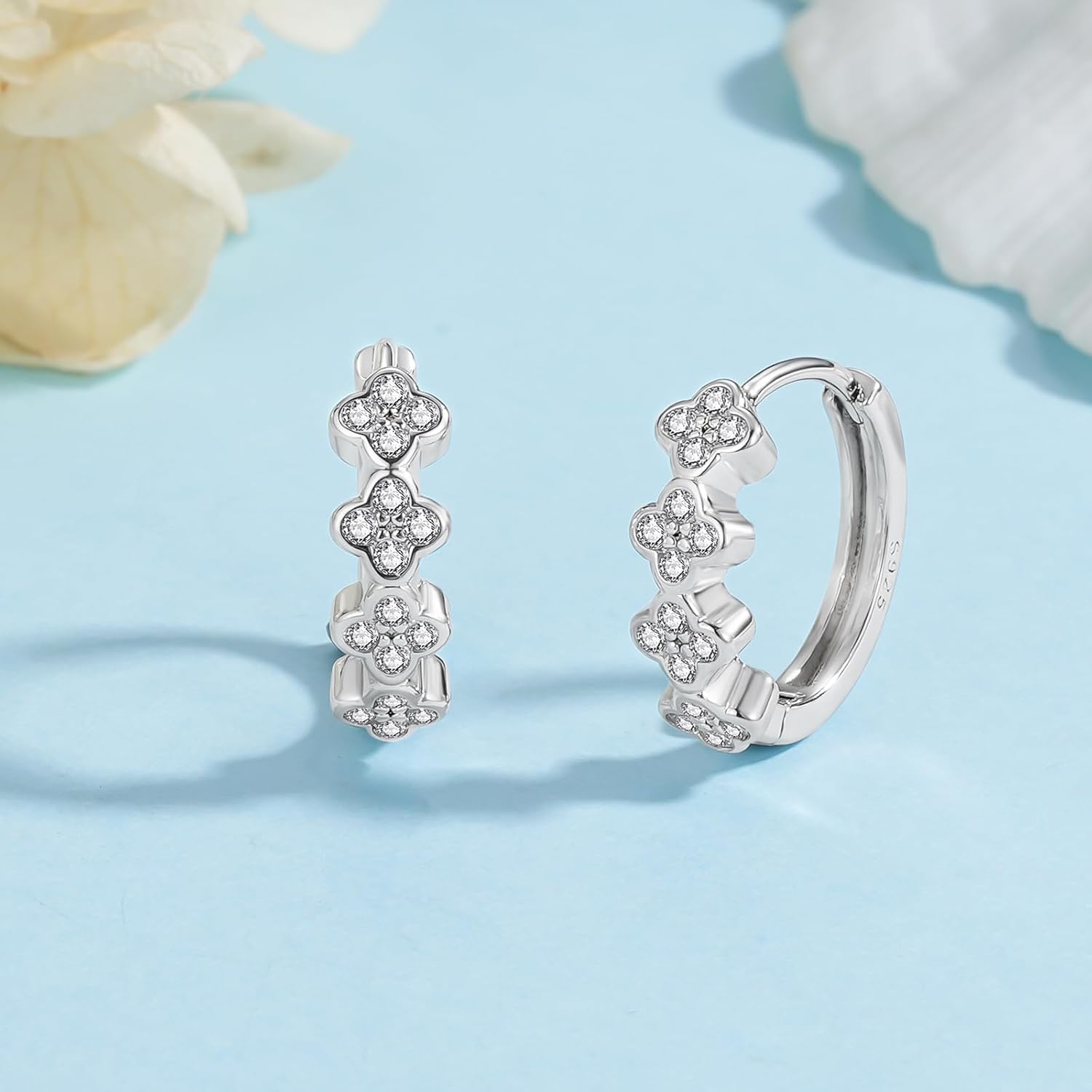Thumbnail 2 de Kamise Silver Hoops Earrings for Women – 925 Sterling Silver Small Clover/Heart/Star Huggies with Zirconia