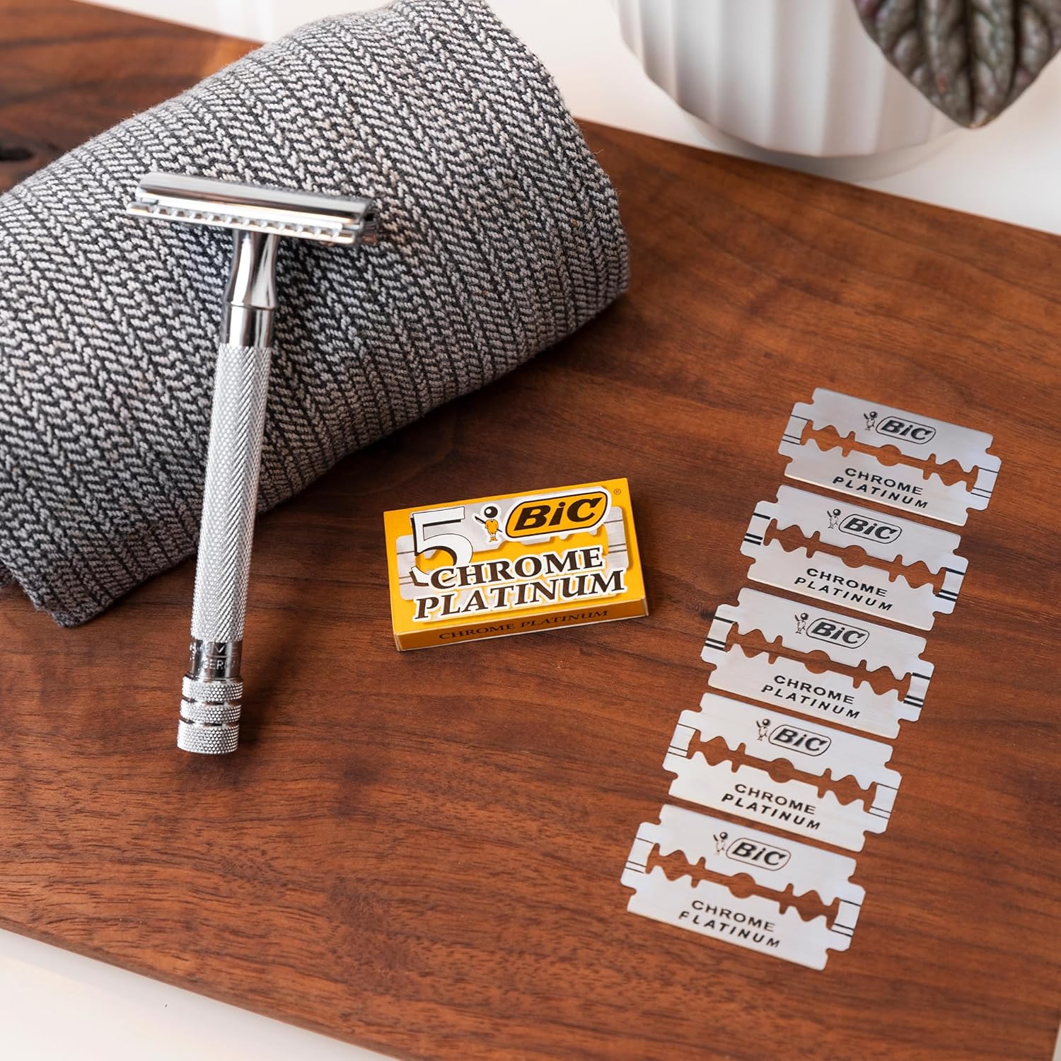 Detalle de BIC Chrome Platinum lame monouso doppio bordo: nitidezza e comfort per una rasatura semplice