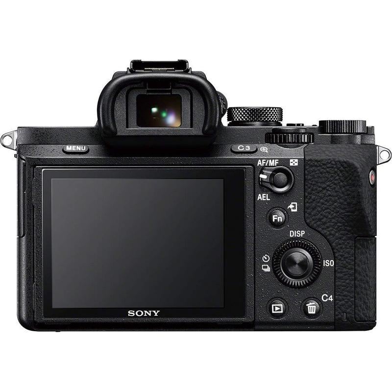 Detalle de Sony Alpha 7 II 24.3MP con estabilización de 5 ejes y objetivo FE 28-70mm OSS