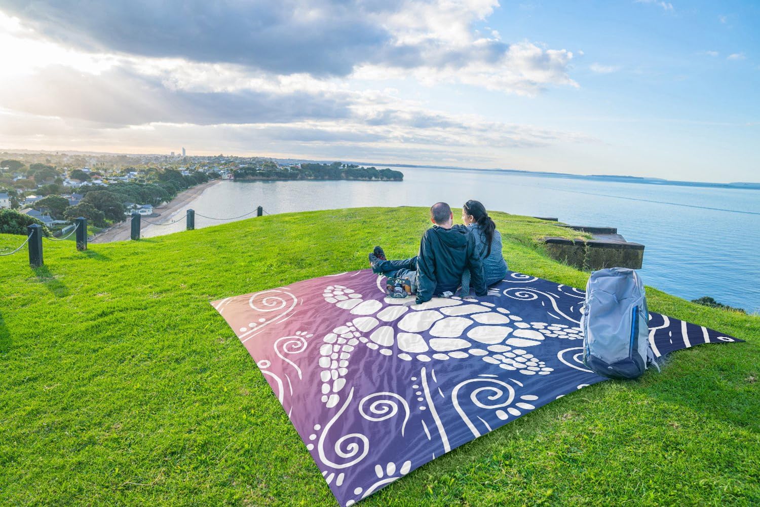 Thumbnail 6 de WEKAPO Beach Blanket Waterproof Sandproof Oversized 11 x 9 ft with Stakes — Deep Blue Sea Turtle