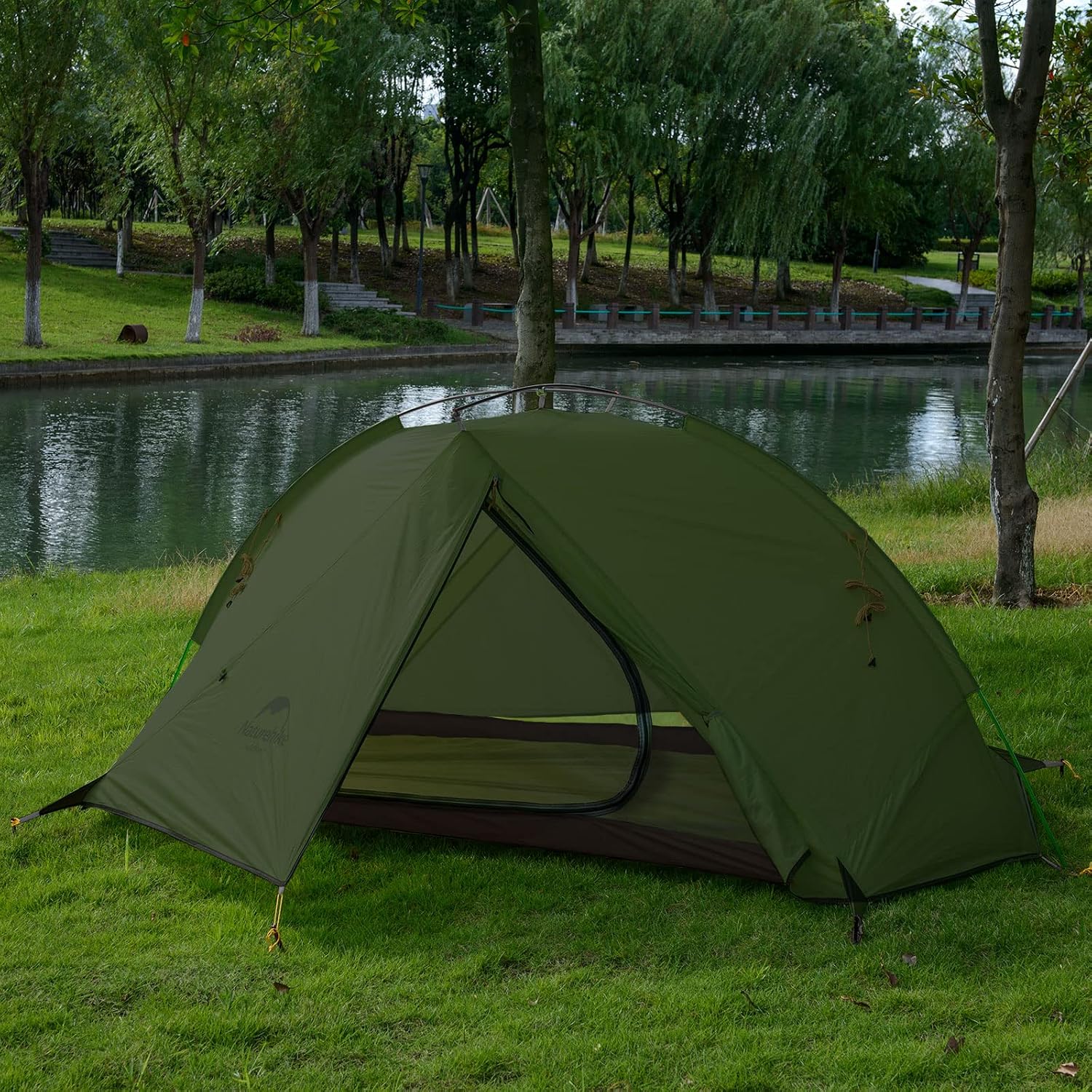 Detalle 2 de Naturehike Taga Ultraleichter Rucksack-Zelt für 1–2 Personen