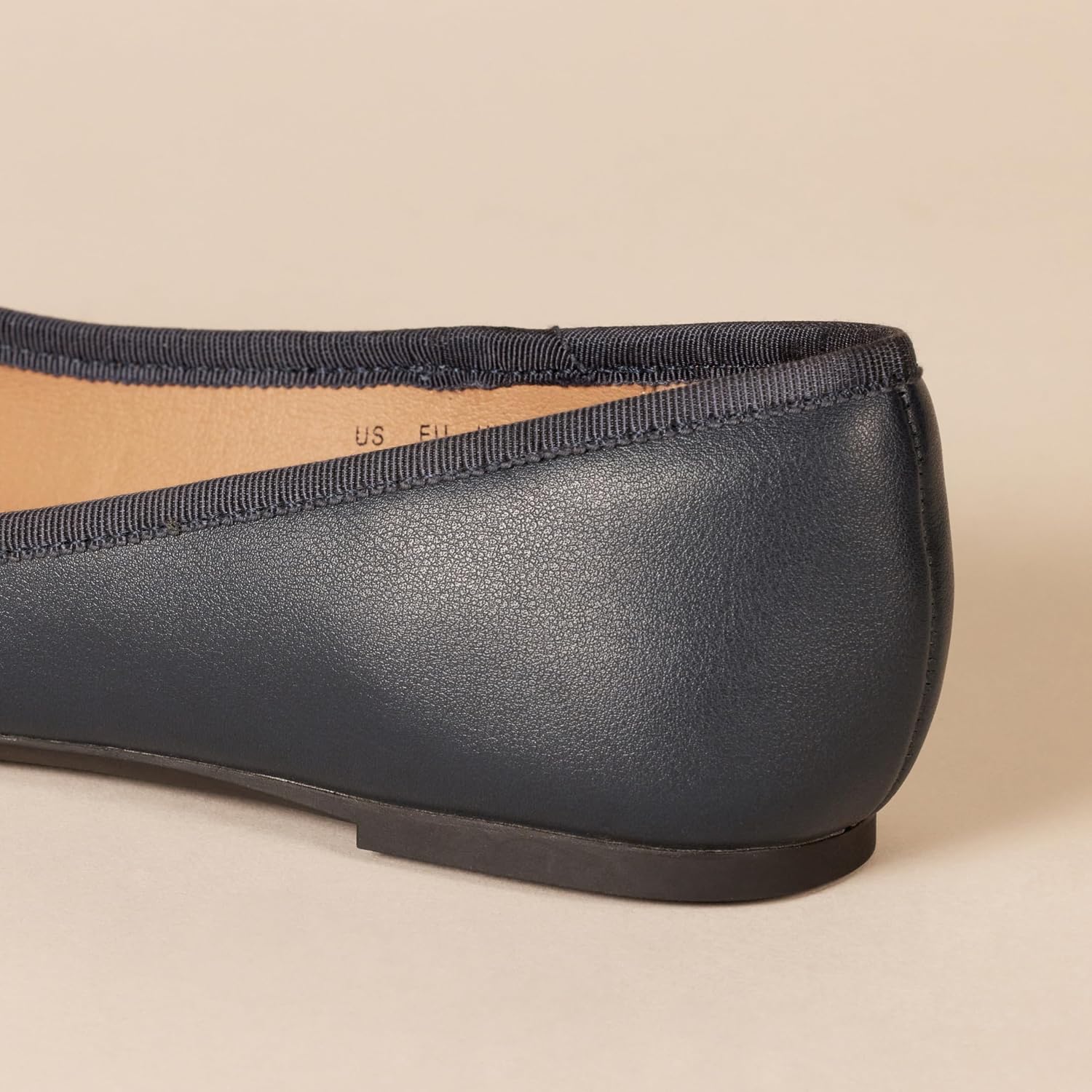 Detalle de Amazon Essentials Damen Billie Ballerinas für Alltag & Anlass – mit flexiblem, rutschhemmendem Laufsohle