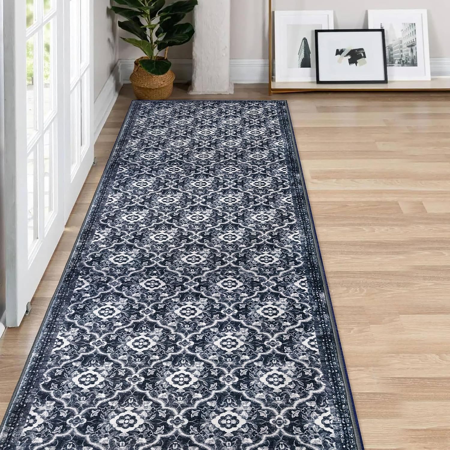 Detalle de KILOCOCO 2' x 8' Washable Runner Rug, Moroccan Trellis, TPE Non-Slip Backing