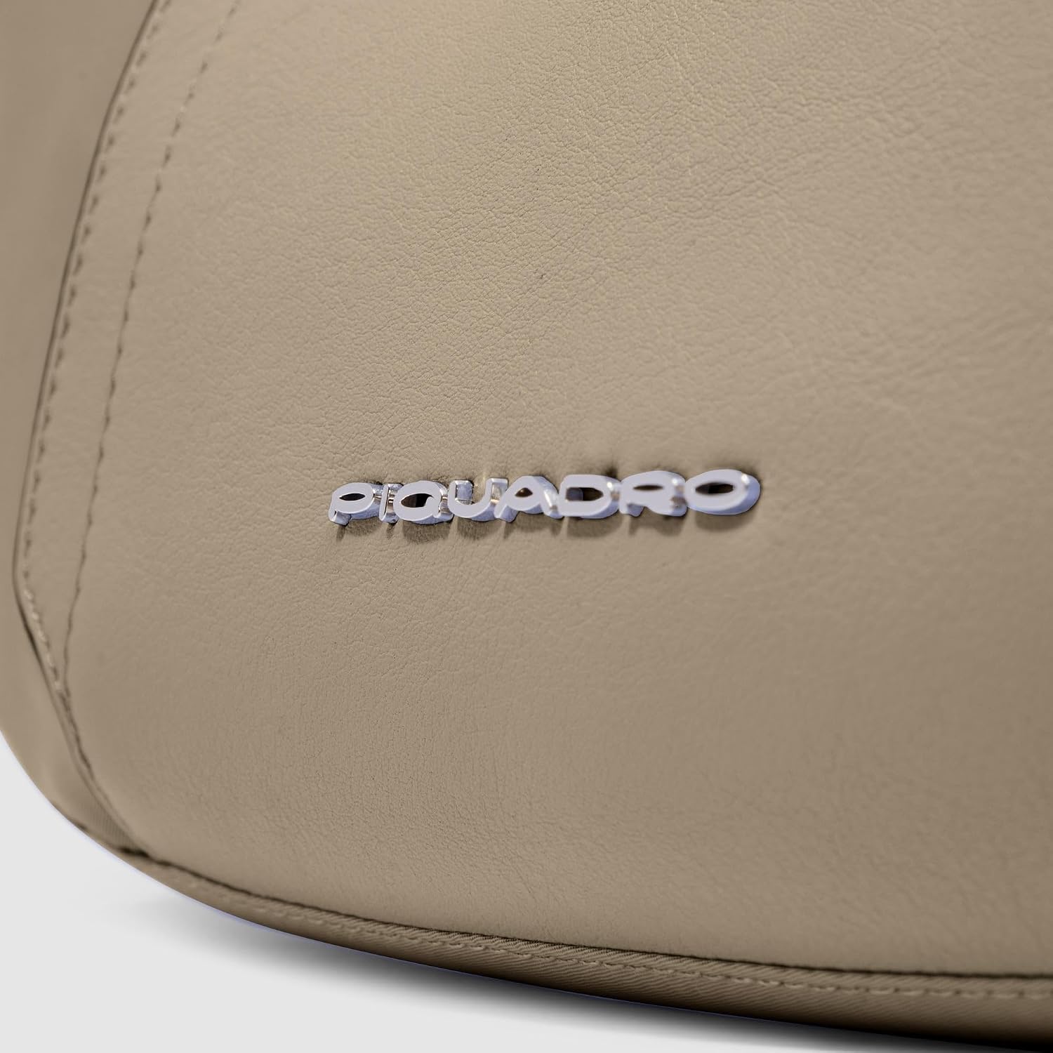 Detalle 2 de PIQUADRO Borsa a Tracolla da Donna per iPad Mini – Circle, Pelle e Tessuto Riciclato