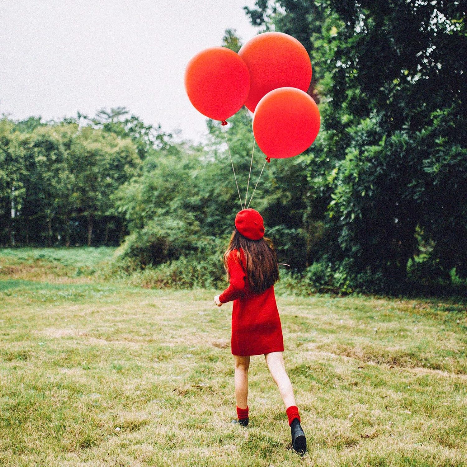 Detalle de KAWKALSH-003 Red Latex Balloon Arch Kit, 111 Pieces in Three Sizes