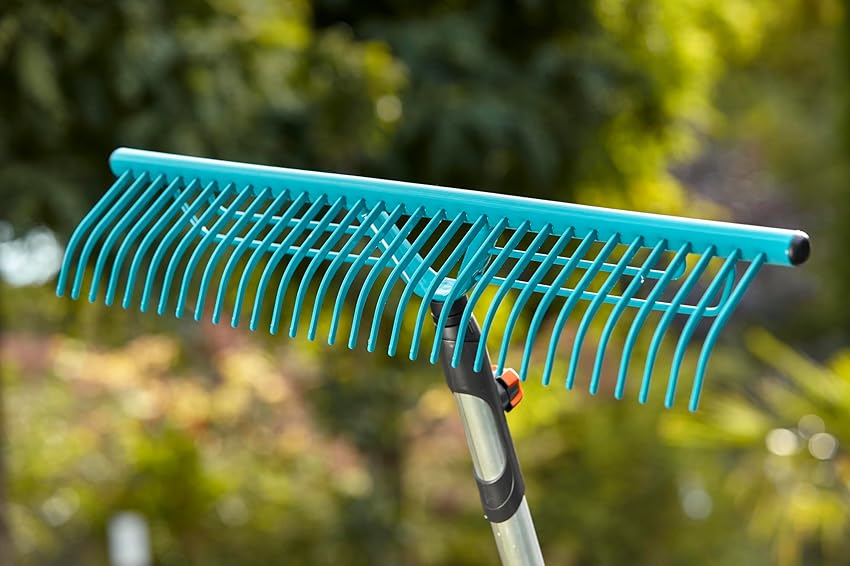 Detalle 2 de Gardena G3381-20 Rastrillo césped 60 cm