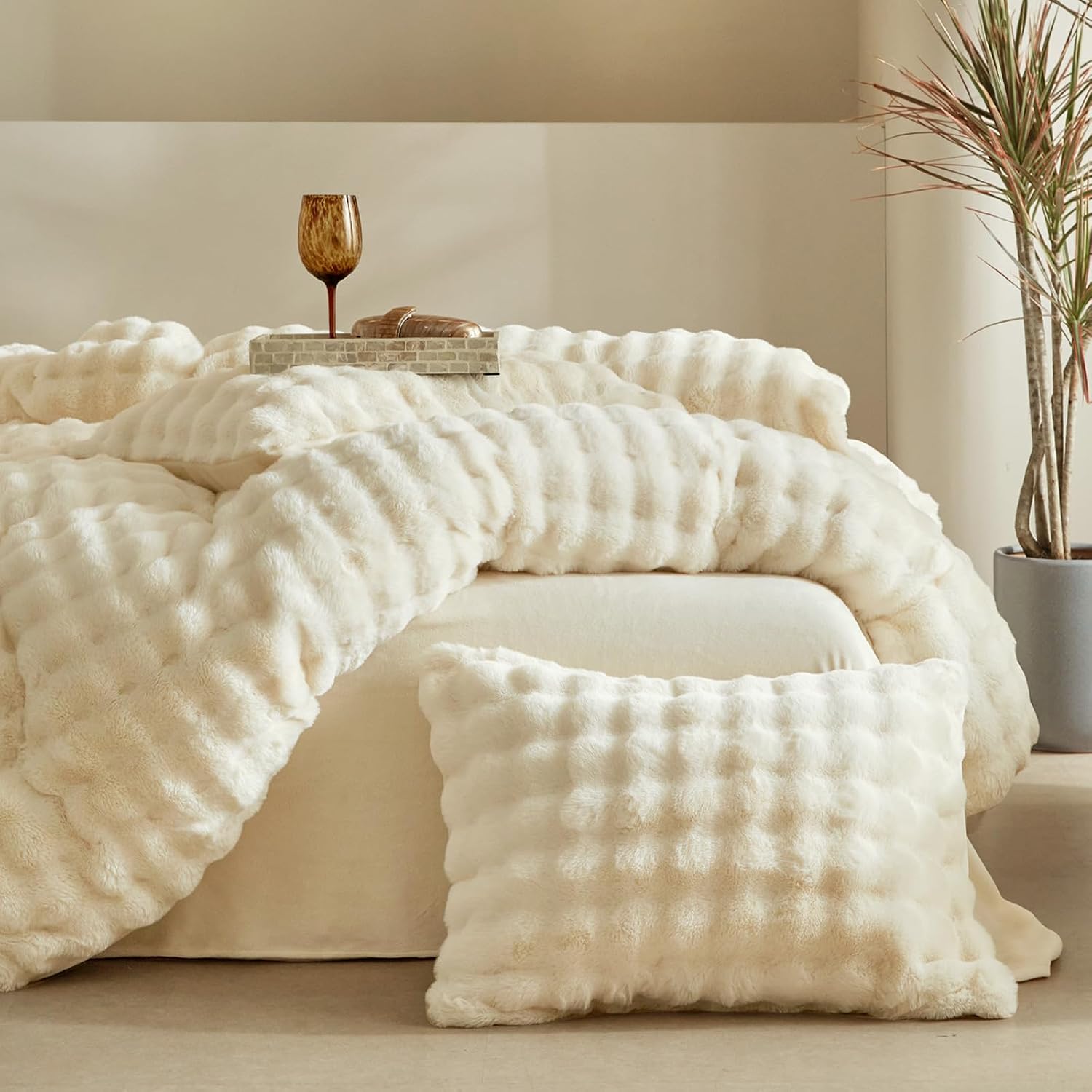 Detalle de Lekesky Fluffy Double Duvet Set for Winter beige