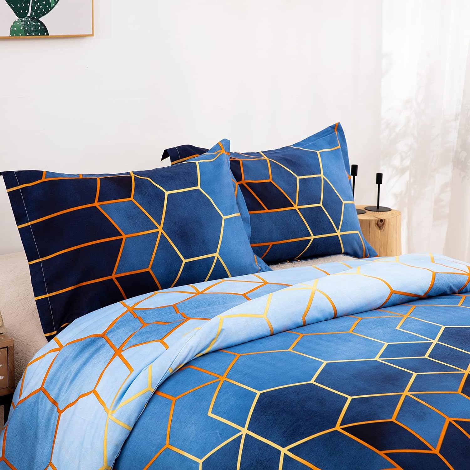 Detalle 2 de DJY King Size Reversible Duvet Cover Set (220x230cm) – Blue Geometric Diamond & Golden Stripes