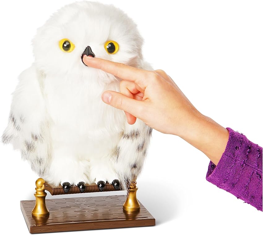 Detalle 2 de HARRY POTTER-WIZARDING WORLD - Lechuza Interactiva Hedwig 🦉