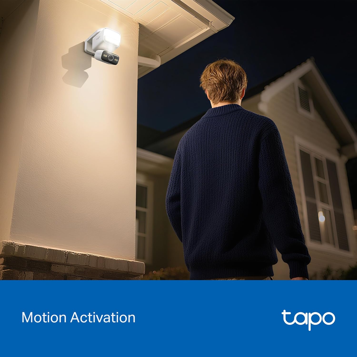 Detalle de NEW Tapo C710 2K 3MP Pan/Tilt Outdoor Security Camera with 1500 Lumen Floodlight