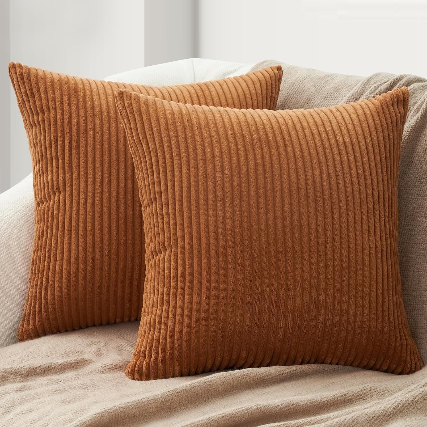 Detalle de Topfinel Kissenbezug 45x45 Herbst Karamell Orange im 2er-Set (Cord-Kordsamt, versteckter Reißverschluss)