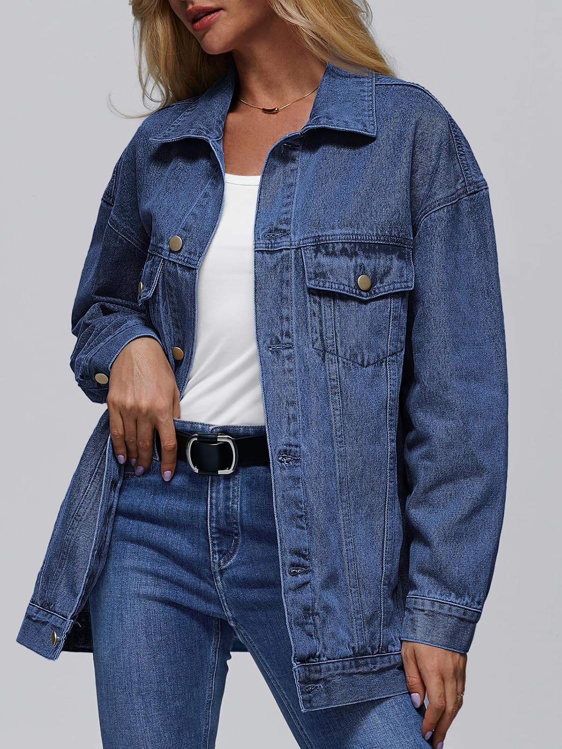 Detalle de AUTOMET Women's Button Down Oversized Jeans Jacket with Pockets — Classic Denim, Loose Boyfriend Fit
