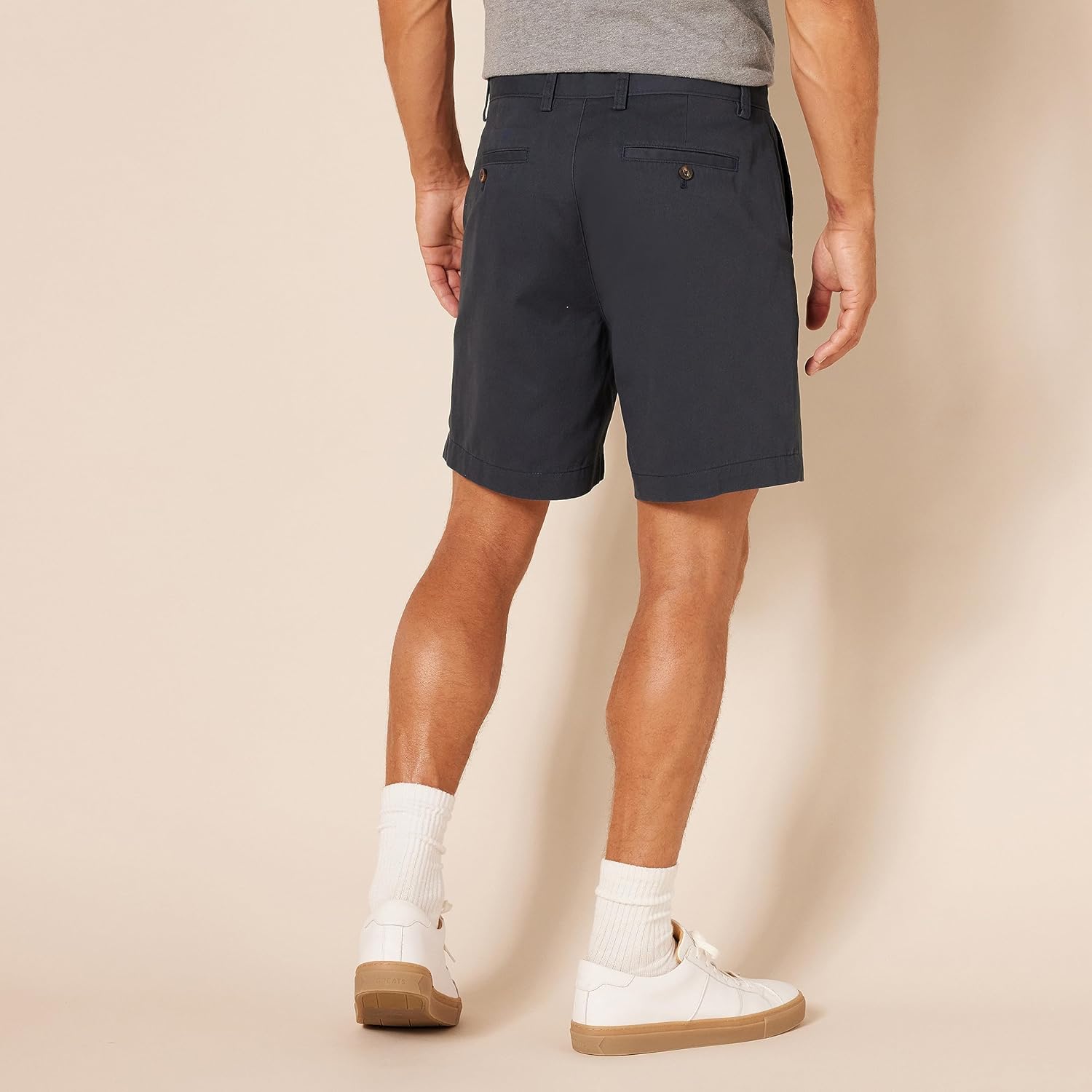 Detalle de Amazon Essentials Classic Fit 7-Inch Men's Chino Shorts