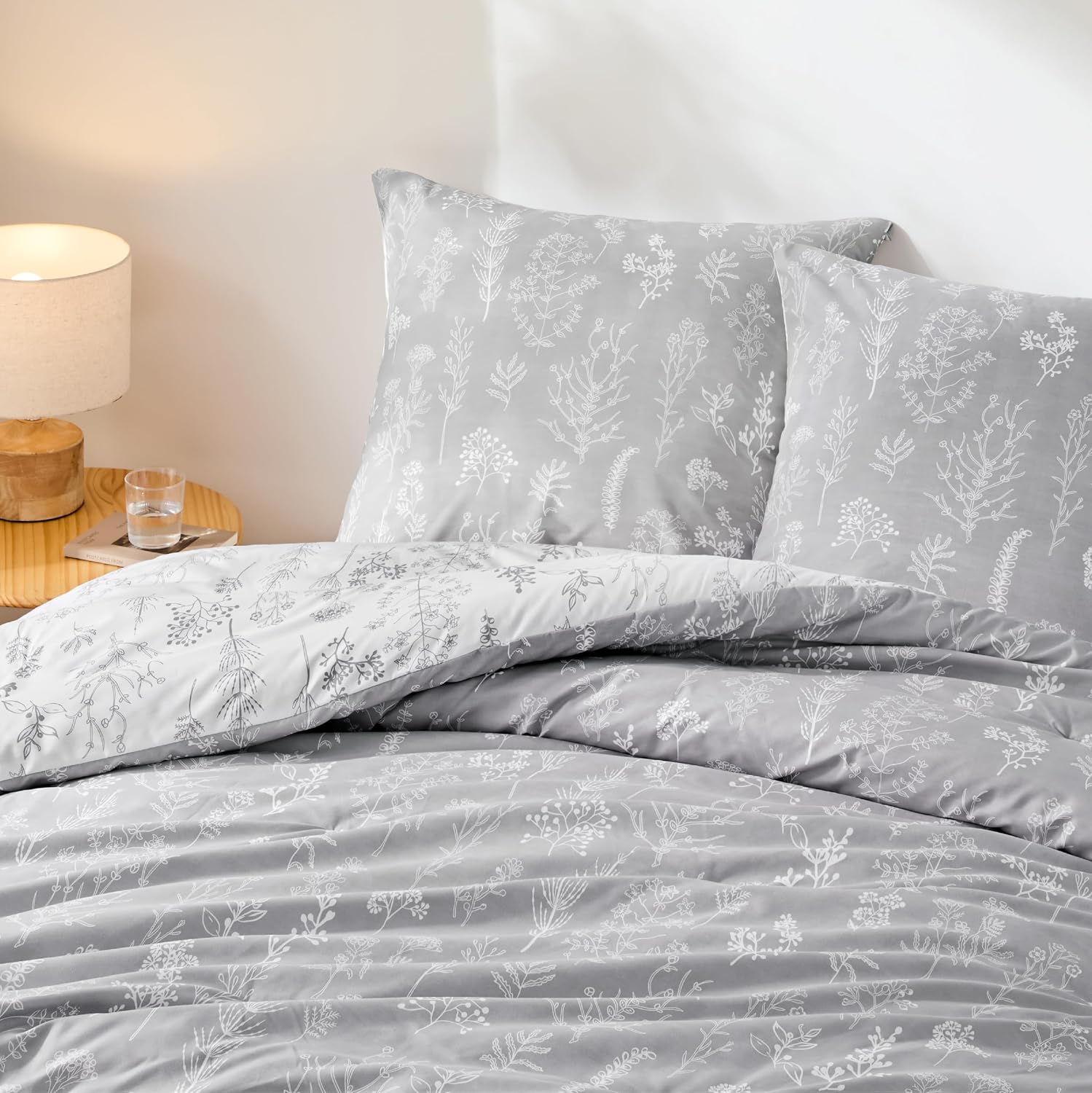 Thumbnail 1 de BEDSURE Bettdecke 155x220 cm mit 2 Kissenbezügen (80x80 cm) – 3-teiliges Set, Allergiker-freundlich, 4 Jahreszeiten Waschbare Mikrofaser, Frostgrau