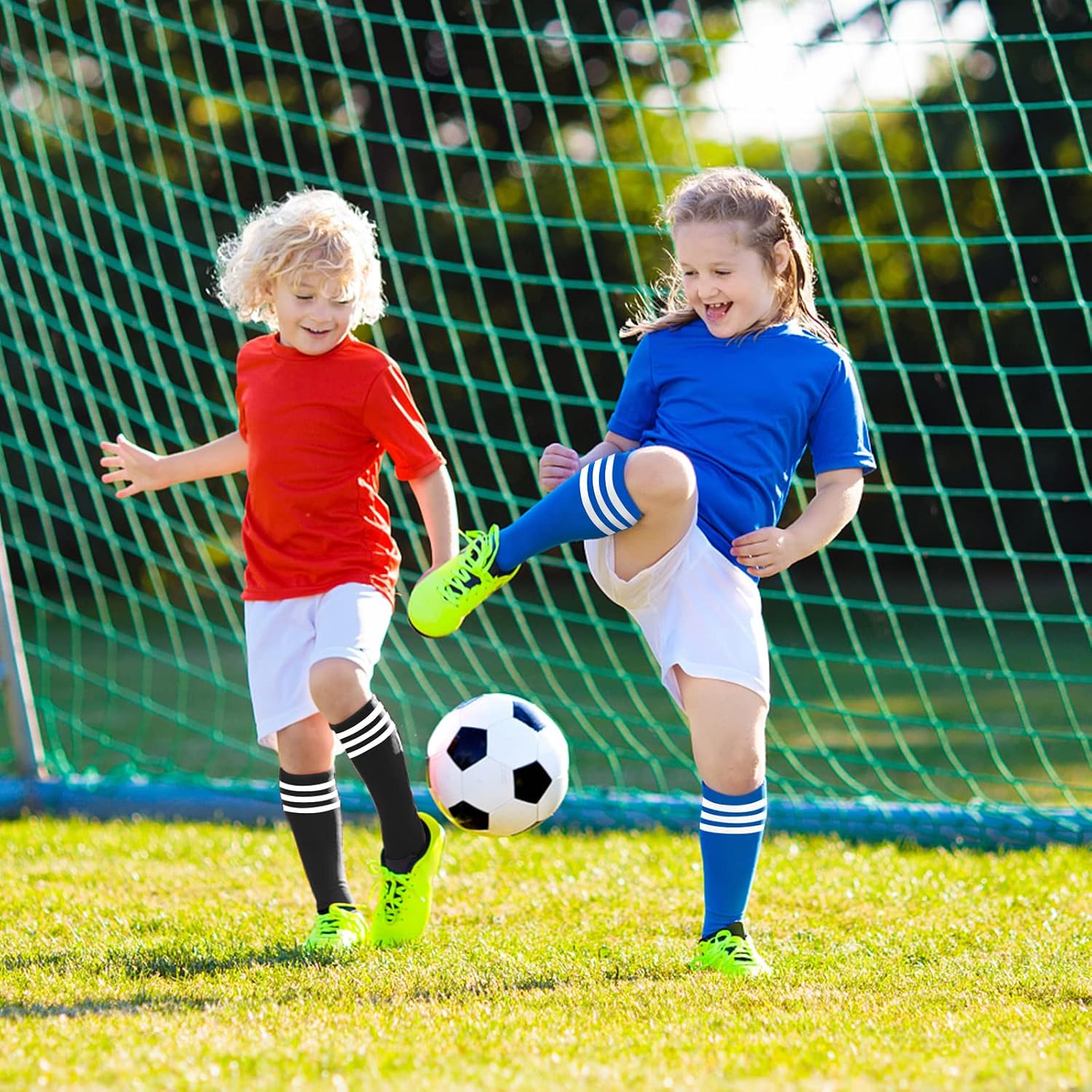 Detalle de DRESHOW Kinder Fußball-Kniestrümpfe Gestreift aus Baumwolle – Größen 28–42 cm, lang, sportlich