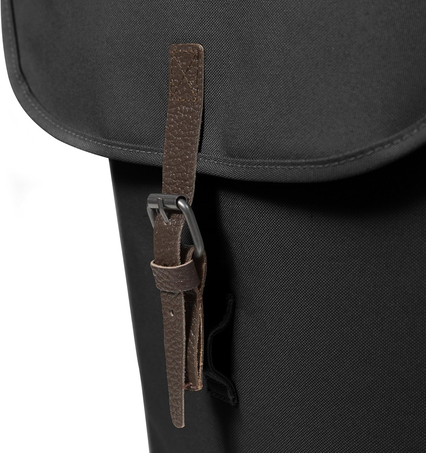 Detalle 2 de Eastpak CIERA Sac à Dos 17 L Noir – Compagnon urbain léger et résistant