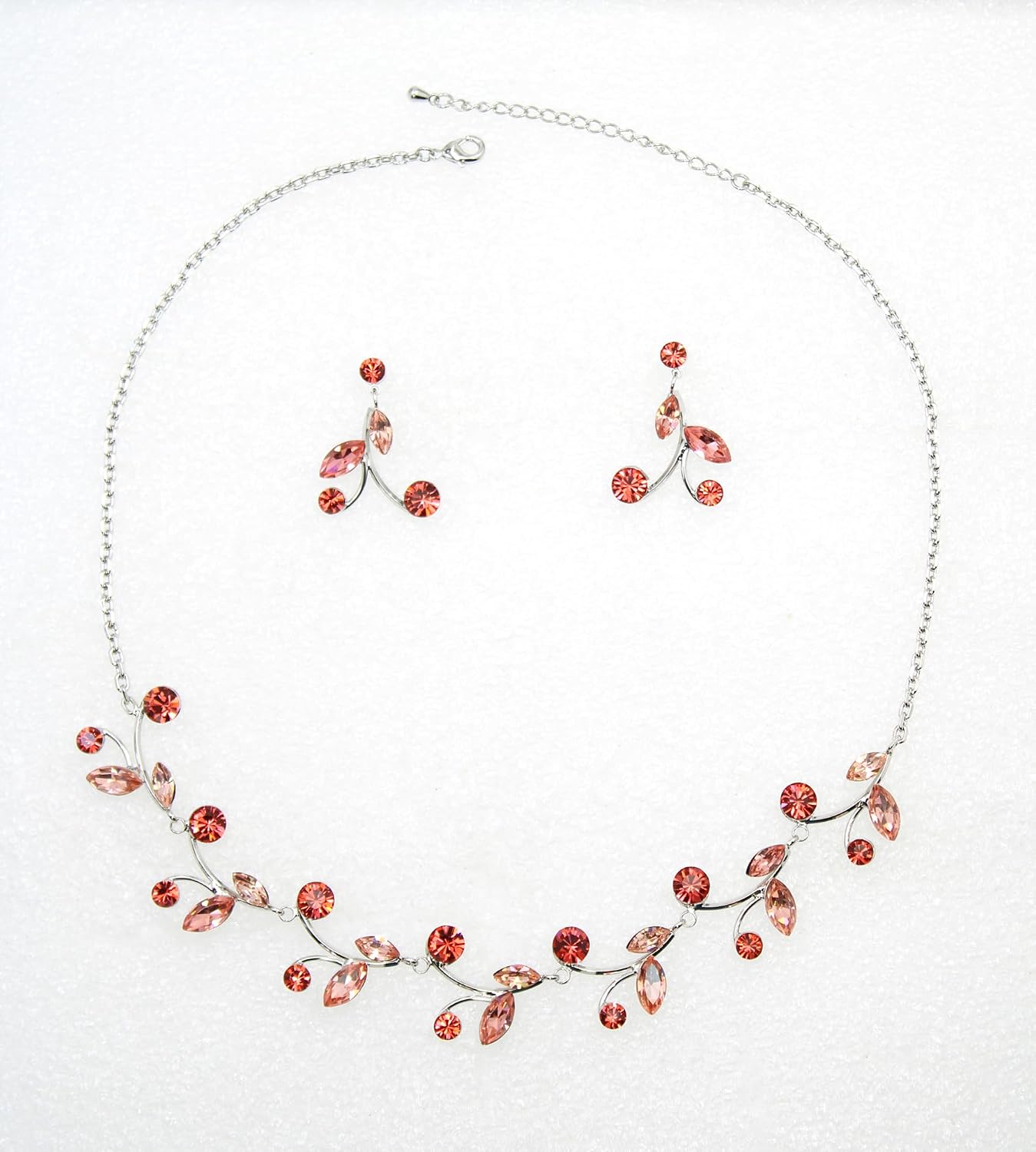 Detalle 2 de Faship Necklace and Earrings Set in Coral