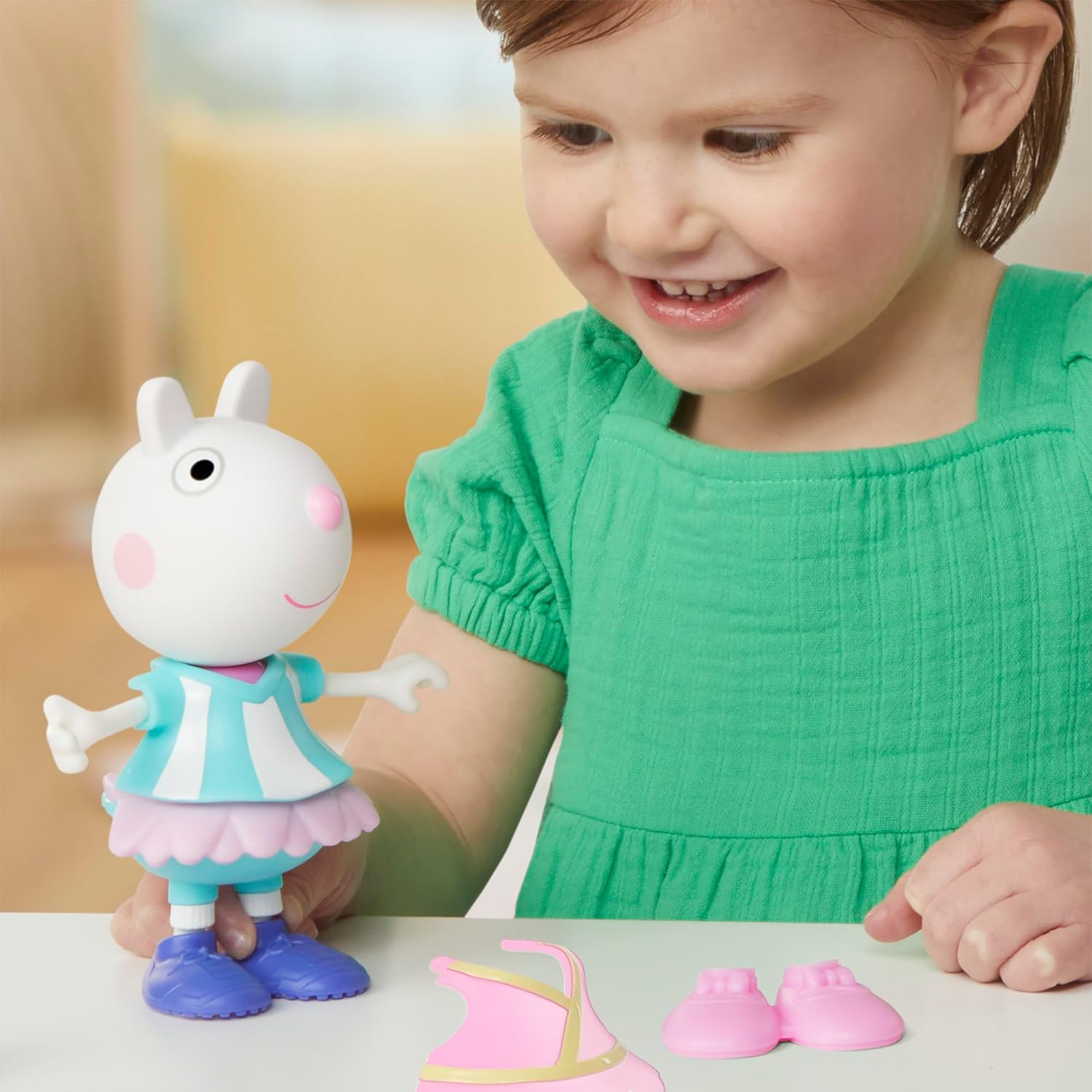 Detalle 2 de Peppa Pig Suzy Sheep Dress Up