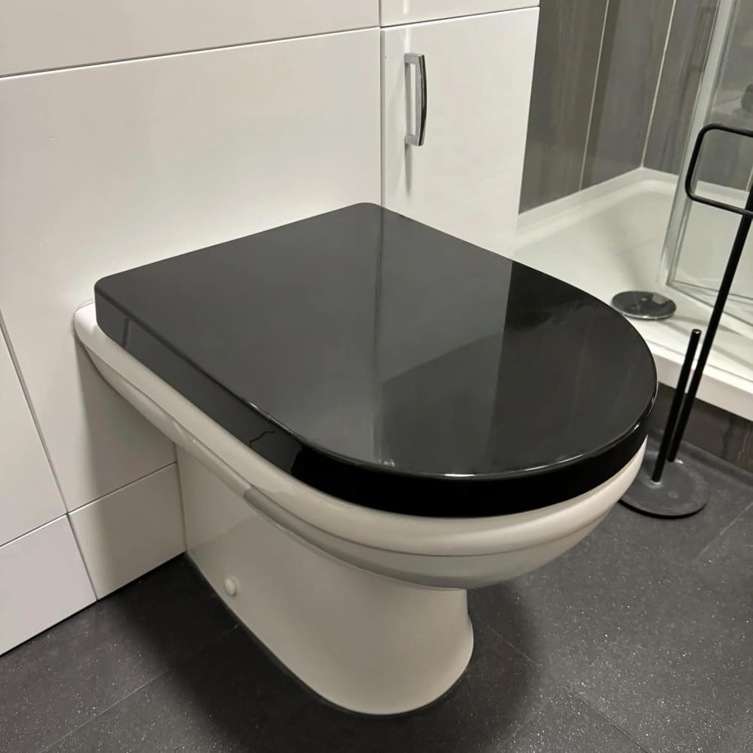 Thumbnail 5 de Solng Aldoih D-shaped Soft Close Toilet Seat in Black with One Button Hinge Release