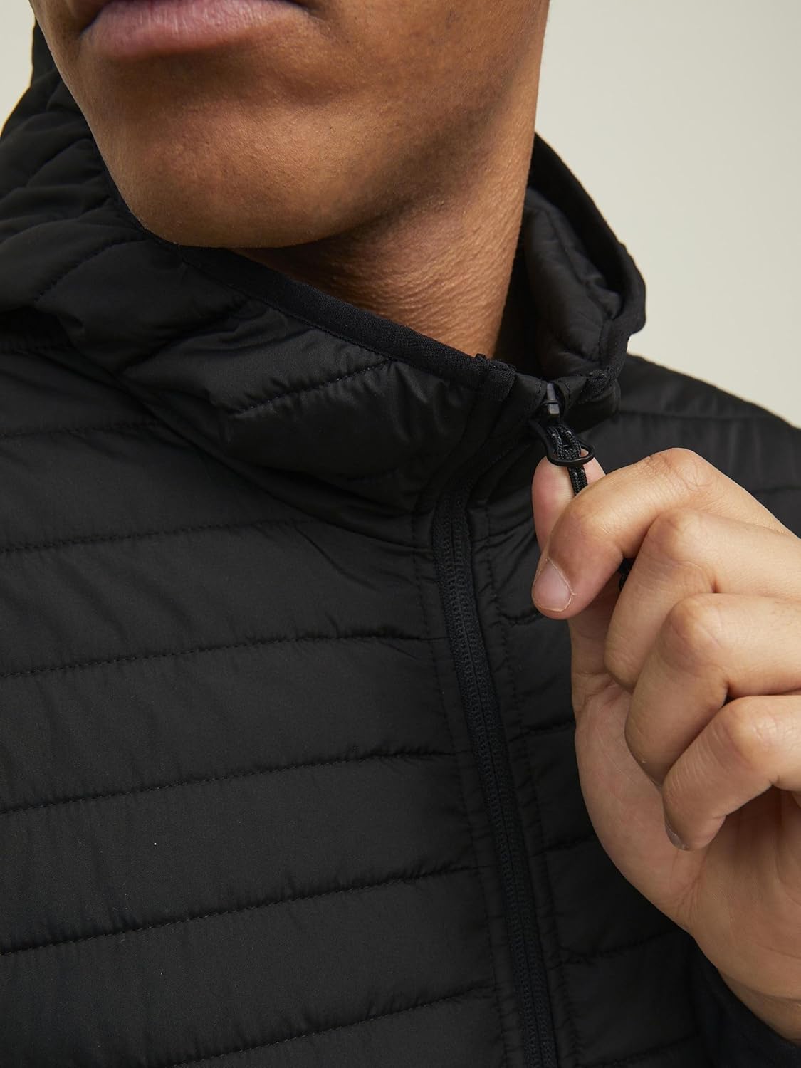Detalle de JACK & JONES Herren Hybridjacke (Regular Fit) aus 100% Polyester