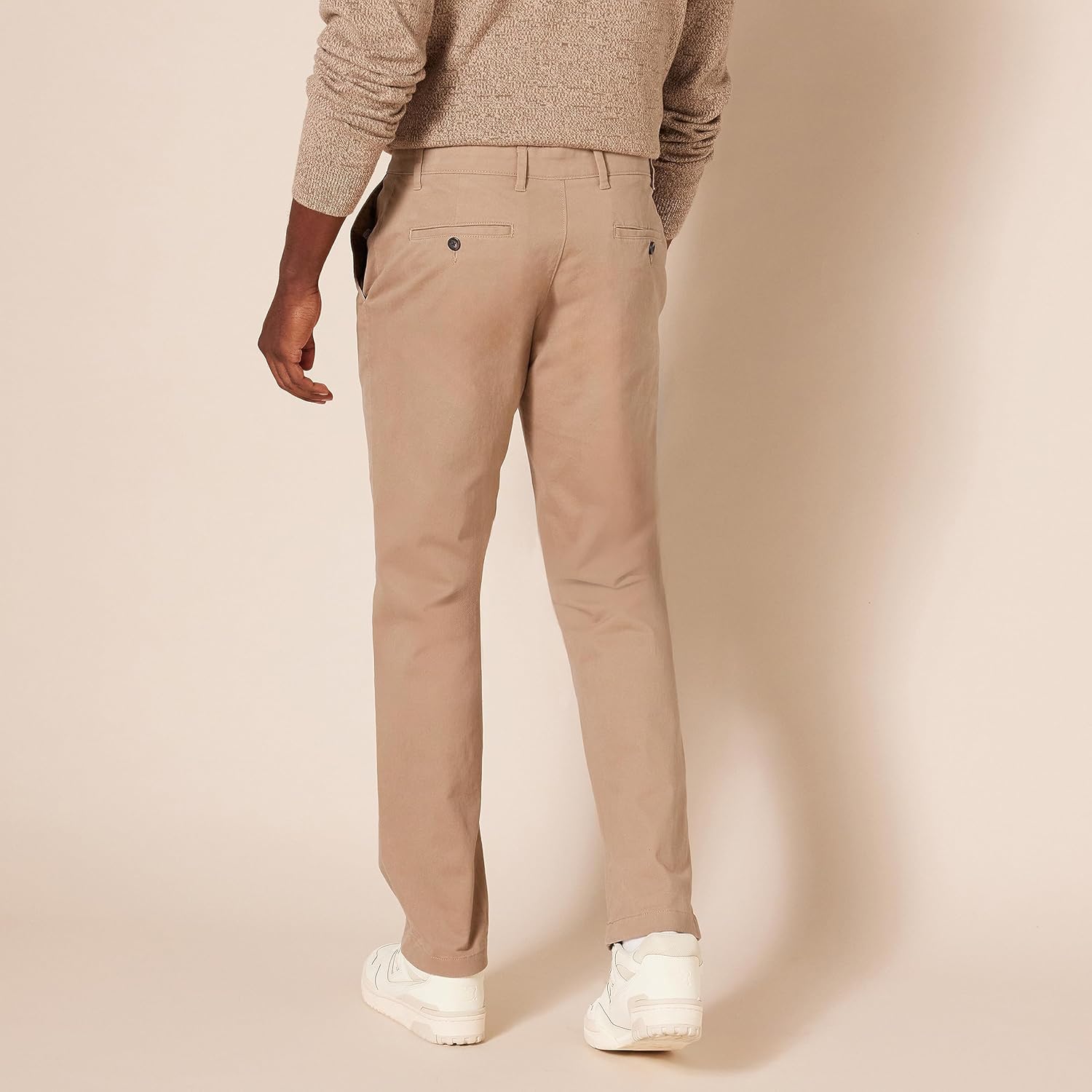 Thumbnail 1 de Amazon Essentials Men’s Slim-Fit Casual Stretch Chino Trousers (Khaki)