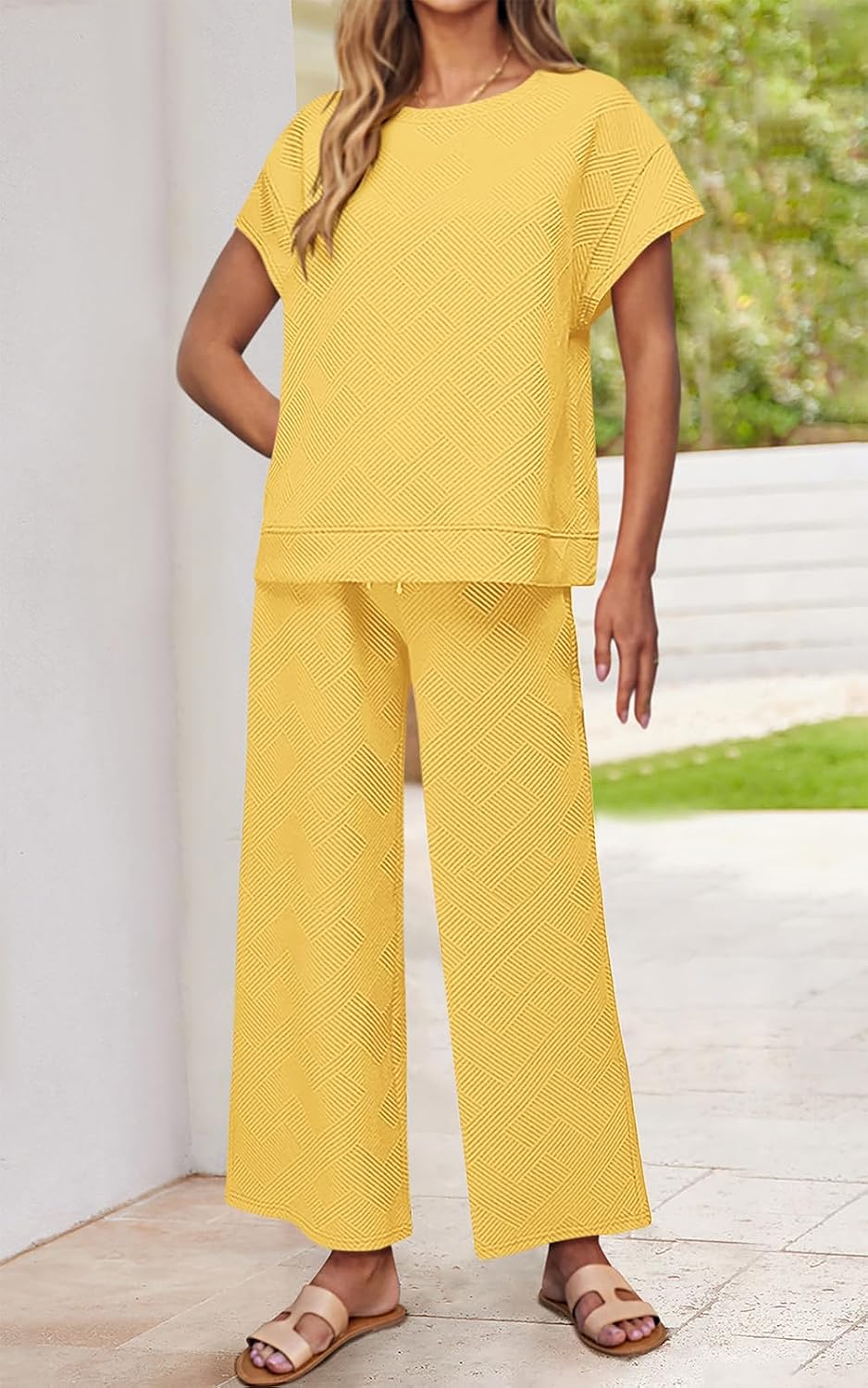 Detalle de PRETTYGARDEN 2 Piece Women’s Casual Tracksuit Set: Short Sleeve Top + Wide-Leg Pants