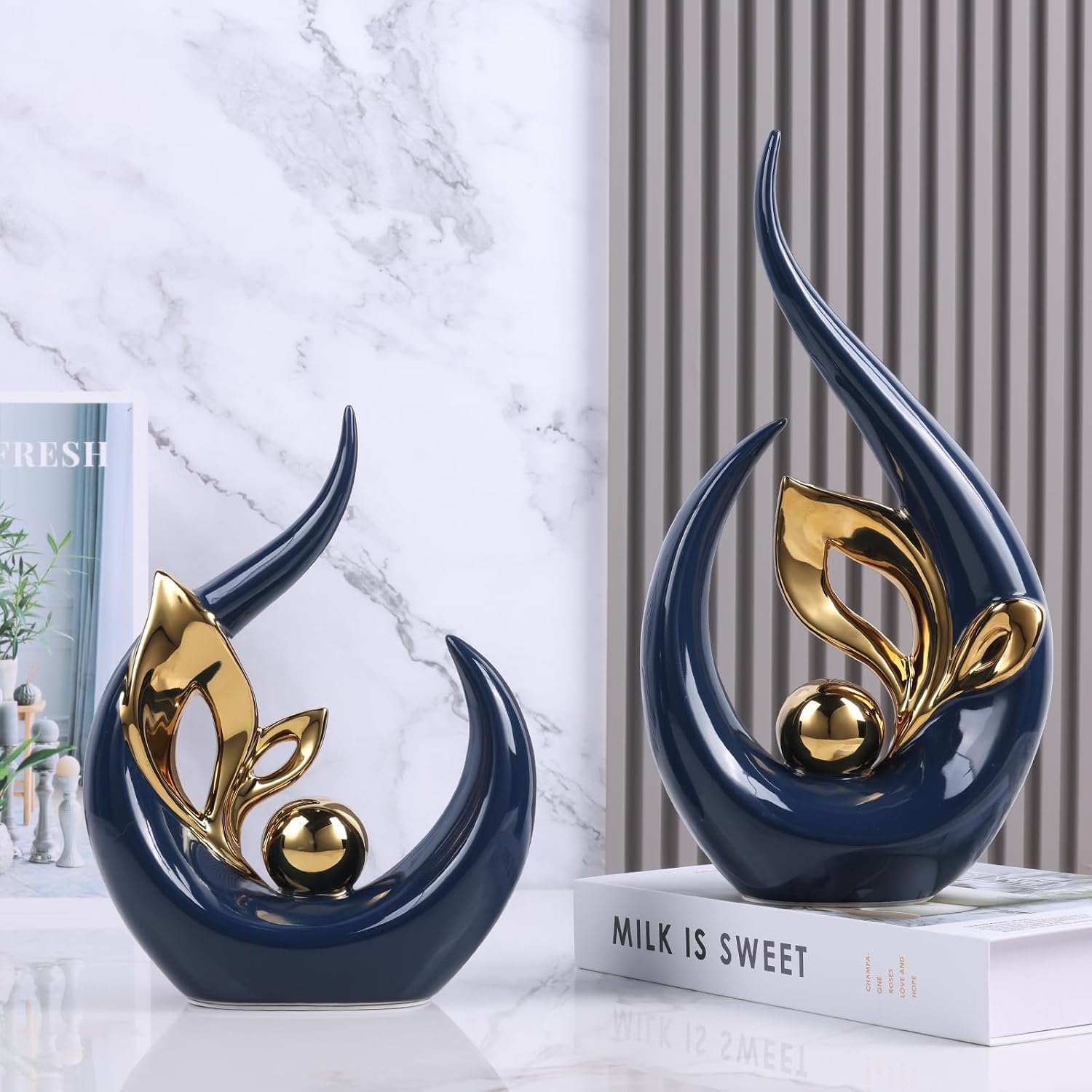 Detalle 1 de LCCCK 13" Blue and Gold Abstract Ceramic Sculpture