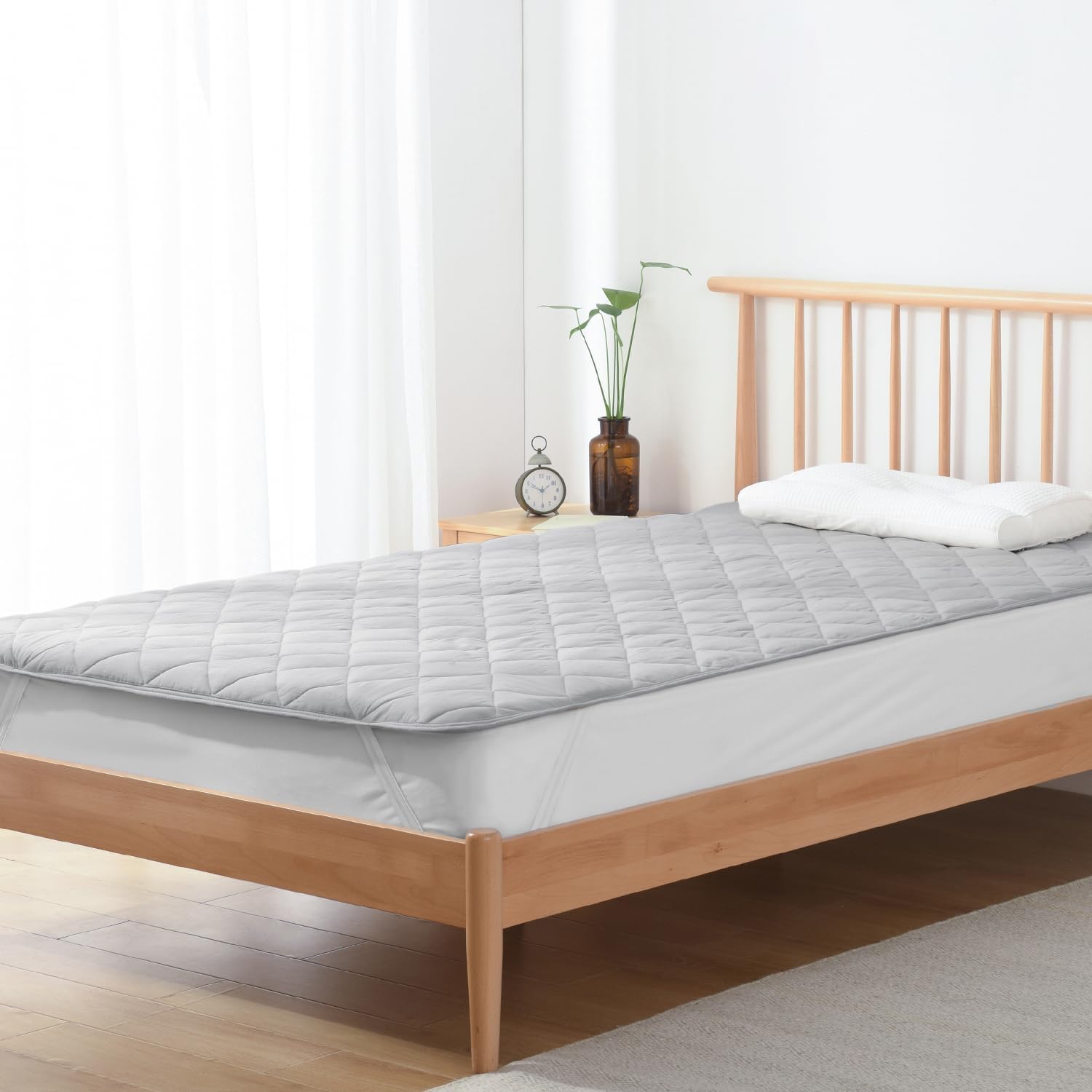 Detalle de クモリ(Kumori) SG-SP-C 綿100%敷きパッド ダブル 140×200cm 洗濯機対応・四隅ゴムバンド付き