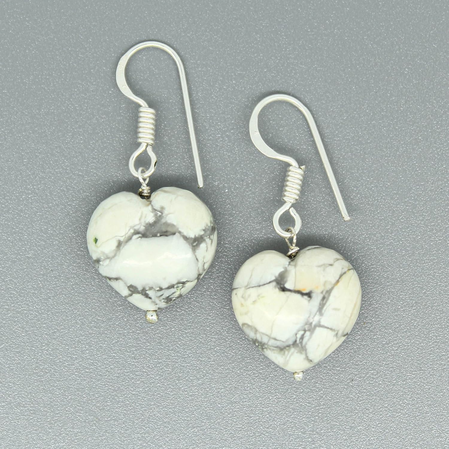 Detalle de Gempires Natural Howlite Heart Drop Earrings – Silver Plated, 15 mm Heart Gemstones