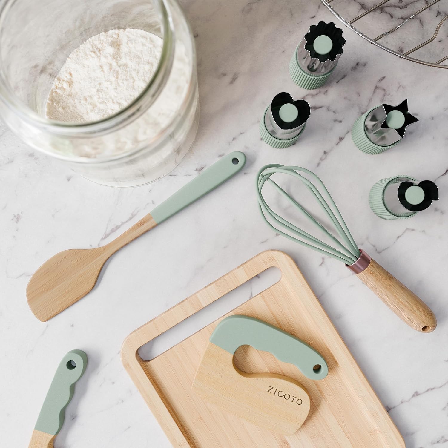 Detalle 2 de ZICOTO zic-kcookset-sag_23-219a Wooden Kids’ Cooking Set, 16-Piece Beech and Bamboo