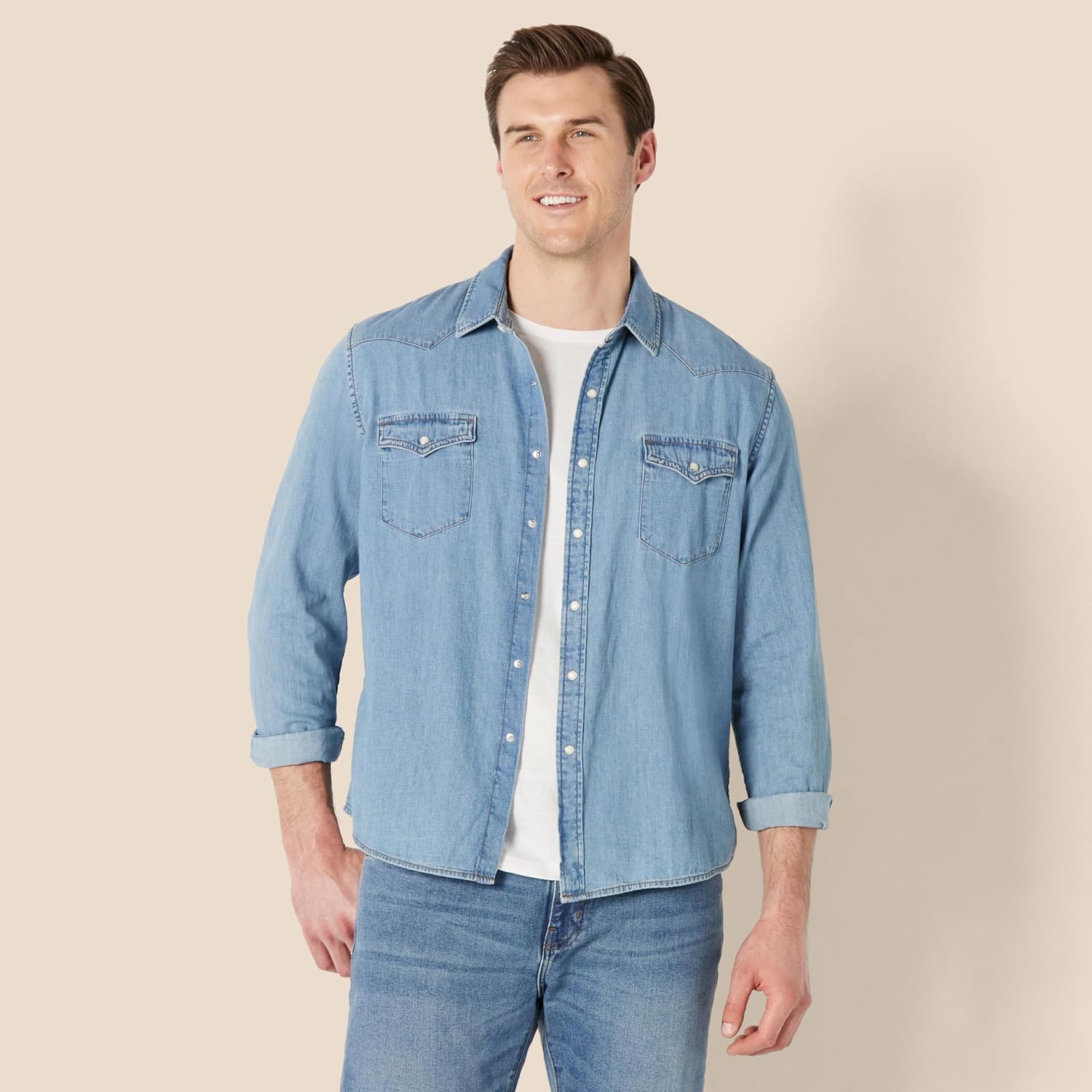 Thumbnail 5 de Herren Slim-Fit Jeanshemd mit langen Ärmeln und Druckknöpfen – Amazon Essentials