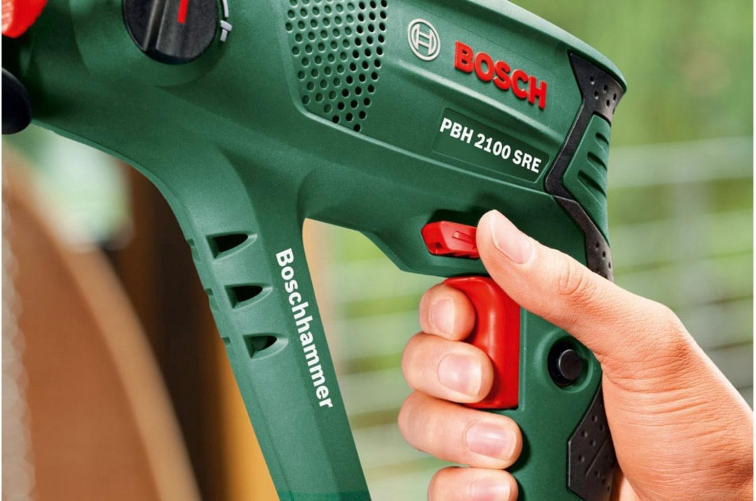 Detalle de Bosch Bohrhammer PBH 2100 RE mit 550-W-Motor und pneumatischem Hammerwerk (SDS-plus, im Koffer)