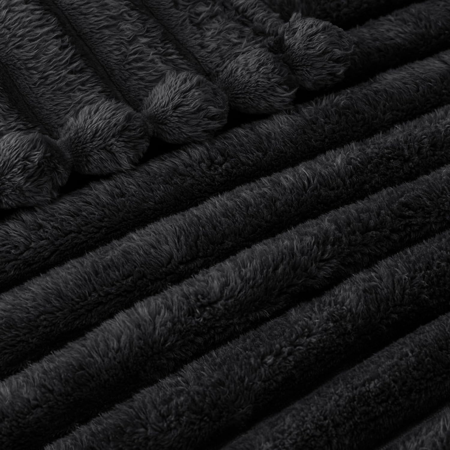 Detalle 2 de Fleece Throw Blanket, 50" x 60