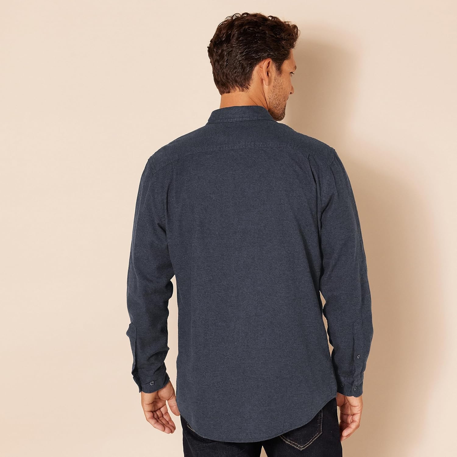 Thumbnail 1 de Amazon Essentials men’s regular-fit long-sleeve flannel shirt with two chest pockets