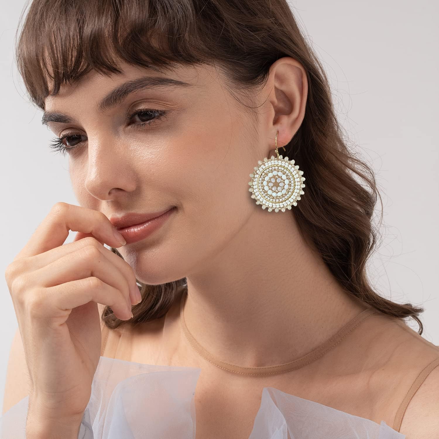 Detalle de Perlenohrringe für Damen – Bohème Glanz, Glasperlen und Kristalle, baumelndes Statement