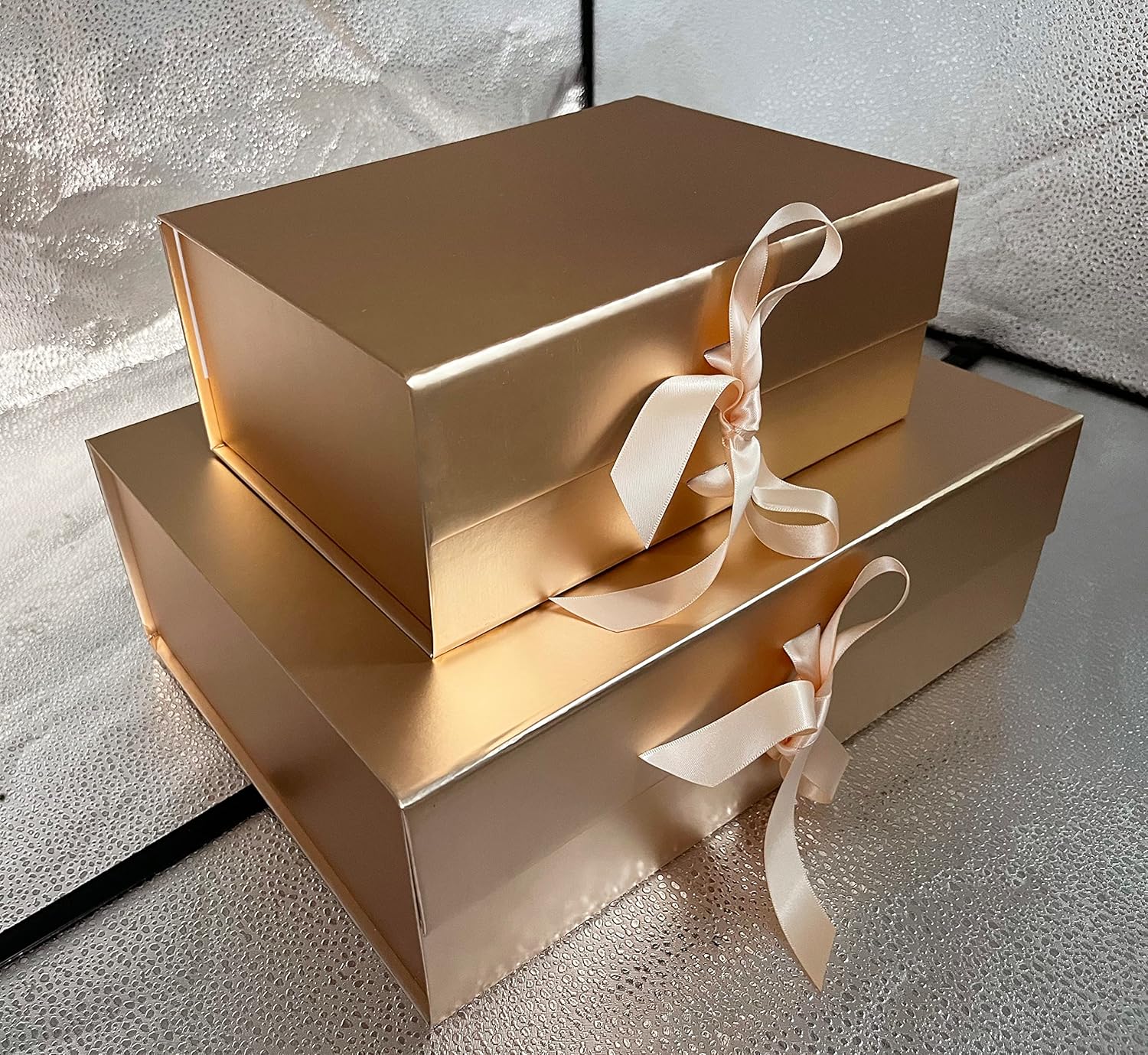 Detalle de Rose Gold Geschenkbox 33x26x11,5 cm – Magnetdeckel, Schleife, stabile Geschenkverpackung